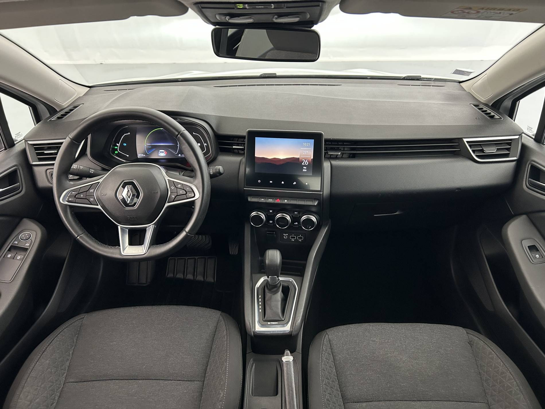 Vente en ligne Renault Clio 5 Clio E-Tech 140 - 21N au prix de 13 790 €