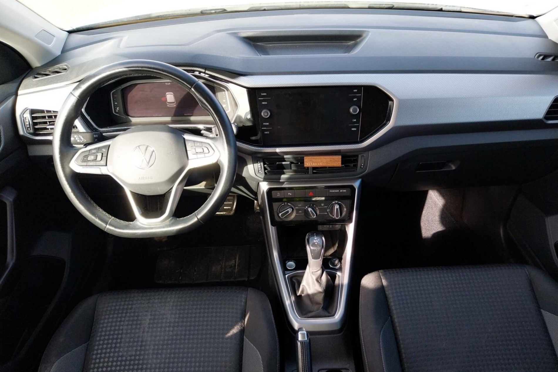 Vente en ligne Volkswagen T-Cross  1.0 TSI 110 Start/Stop DSG7 au prix de 17 999 €