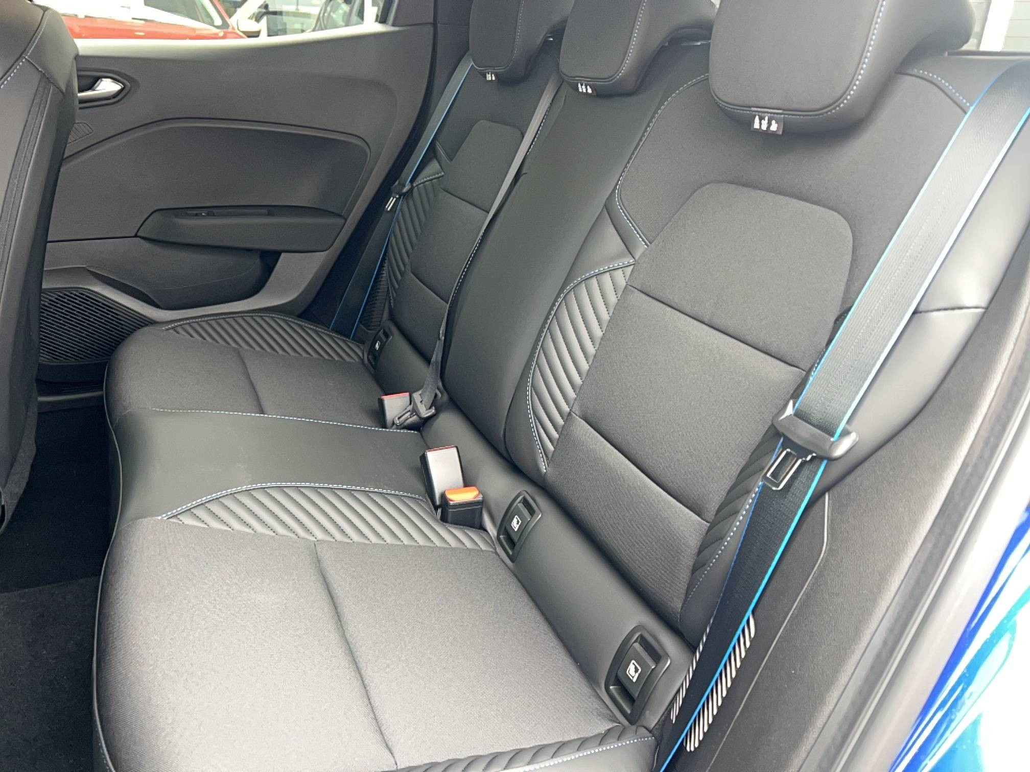 Vente en ligne Renault Clio 5 Clio E-Tech full hybrid 145 ch GSR2 au prix de 22 991 €