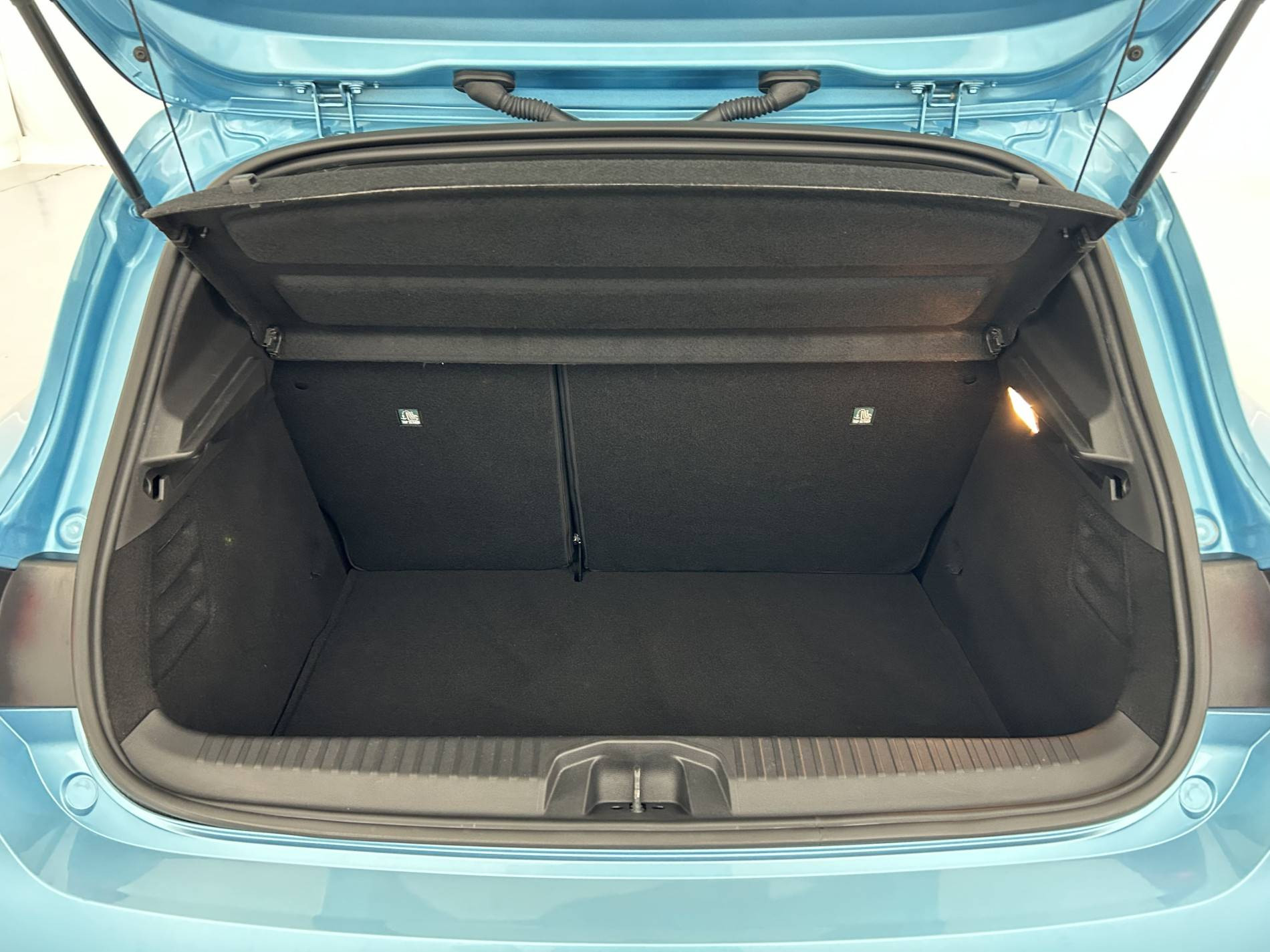 Vente en ligne Renault Clio 5 Clio E-Tech 140 - 21N au prix de 18 499 €