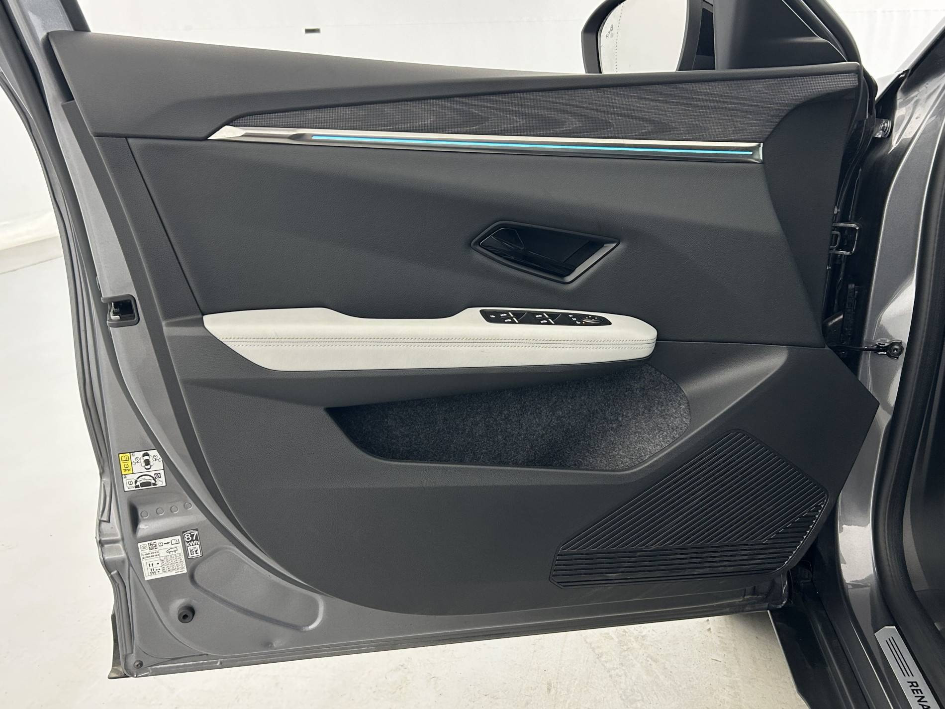 Vente en ligne Renault Scenic E-Tech Scenic E-Tech électrique 220 ch grande autonomie au prix de 40 990 €