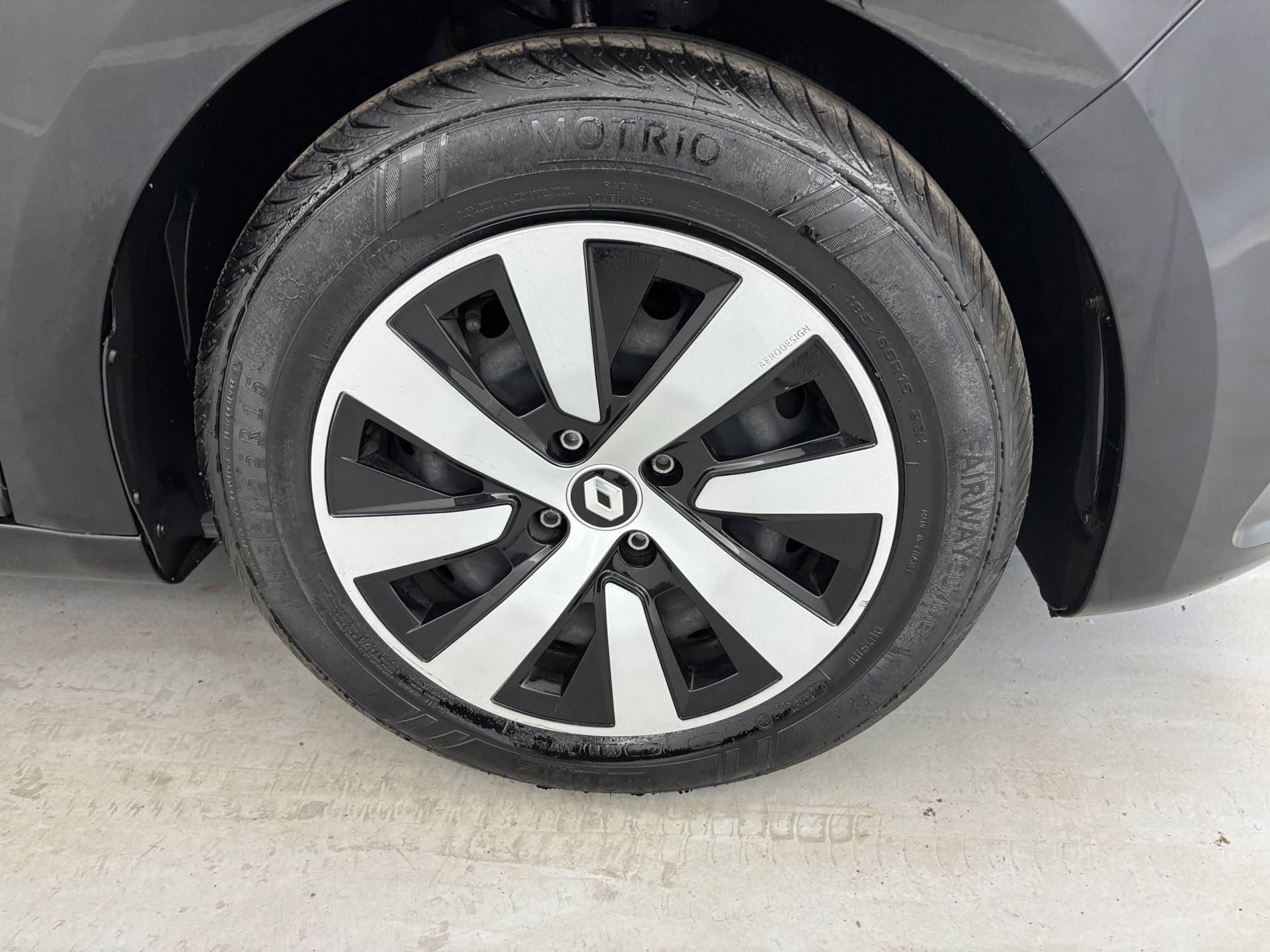 Vente en ligne Renault Clio 5 Clio TCe 90 au prix de 12 890 €