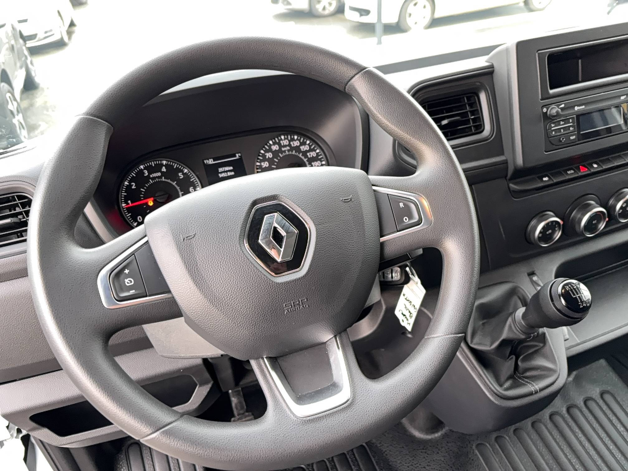 Vente en ligne Renault Master Fourgon MASTER FGN TRAC F3500 L2H2 BLUE DCI 135 au prix de 25 000 €