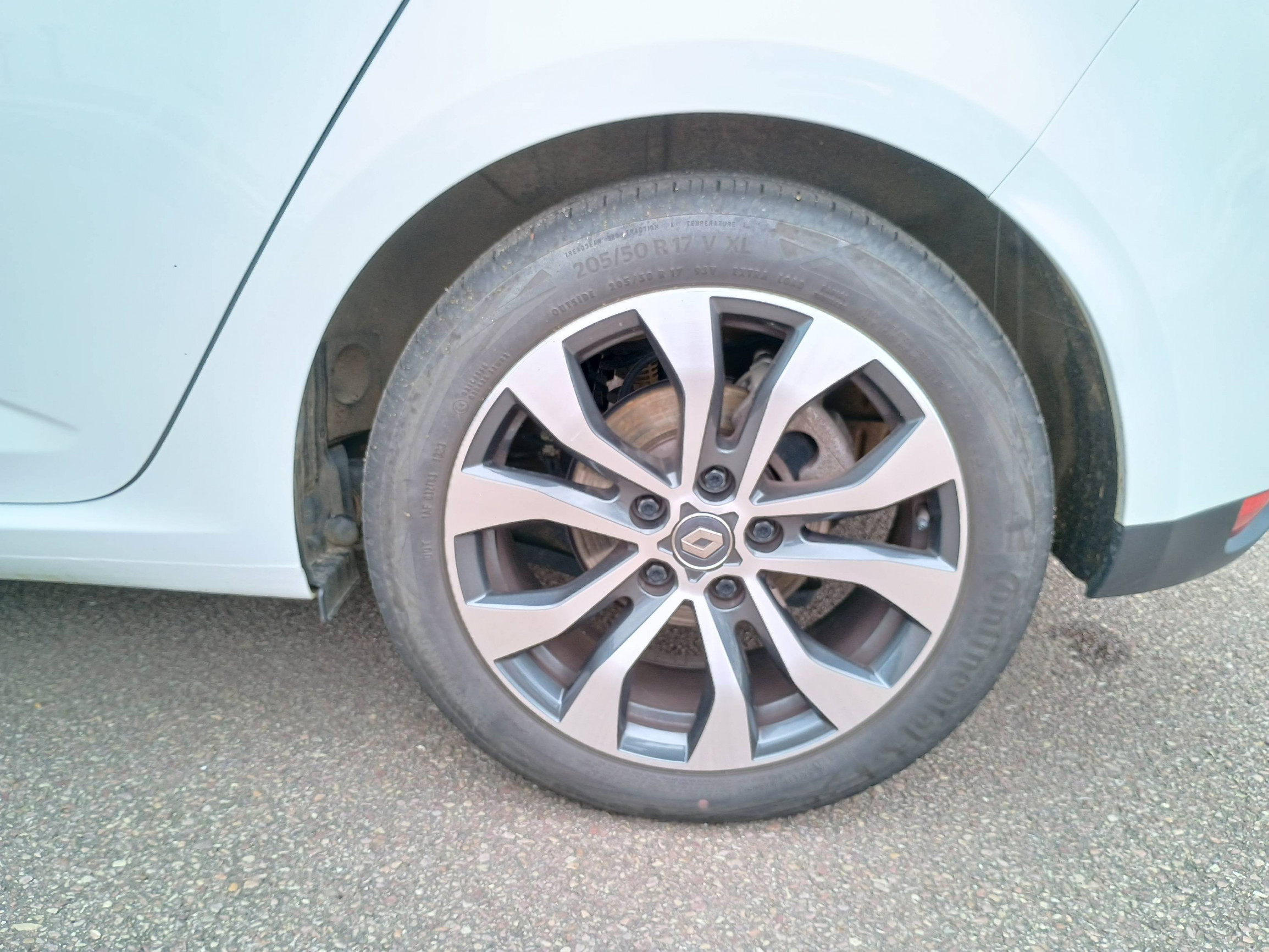 Vente en ligne Renault Megane 4  TCe 140 EDC au prix de 20 991 €