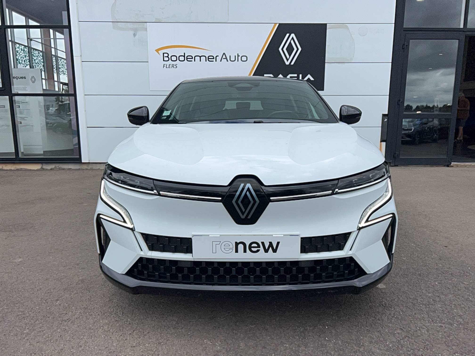 Vente en ligne Renault Megane E-Tech  EV60 220 ch super charge au prix de 23 990 €
