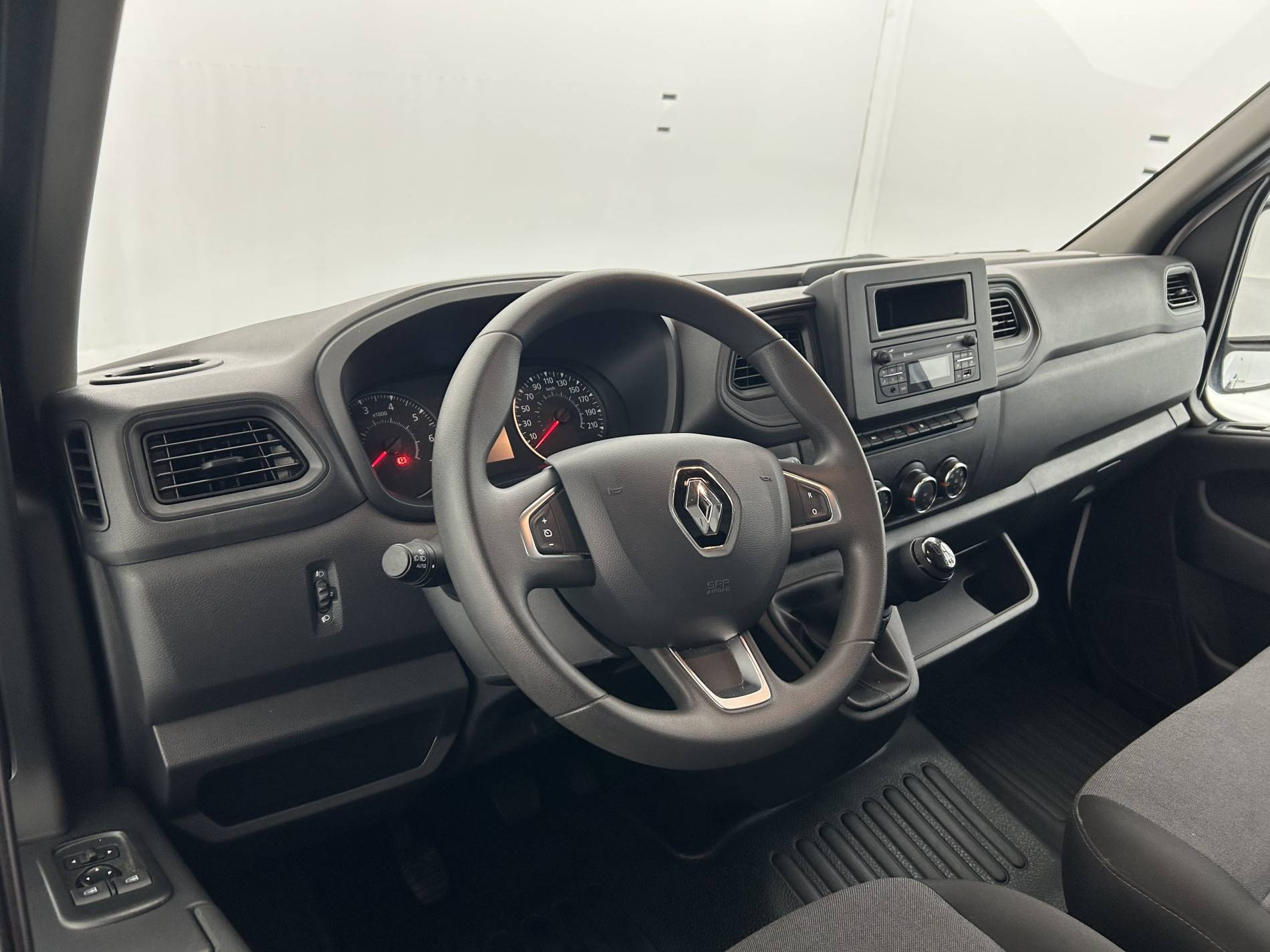 Vente en ligne Renault Master Fourgon MASTER FGN TRAC F3500 L3H3 BLUE DCI 135 au prix de 29 999 €