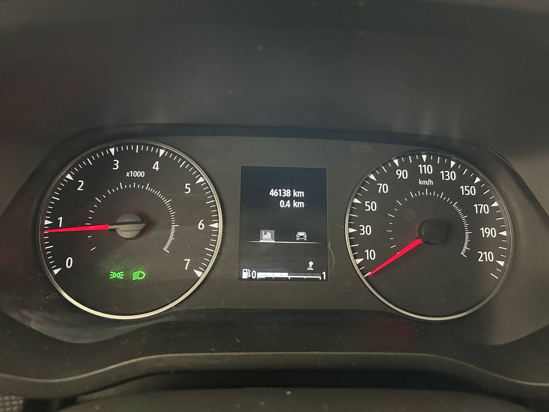 Vente en ligne Renault Trafic 3 Fourgon TRAFIC PC L2H1 3T BLUE DCI 150 au prix de 24 990 €