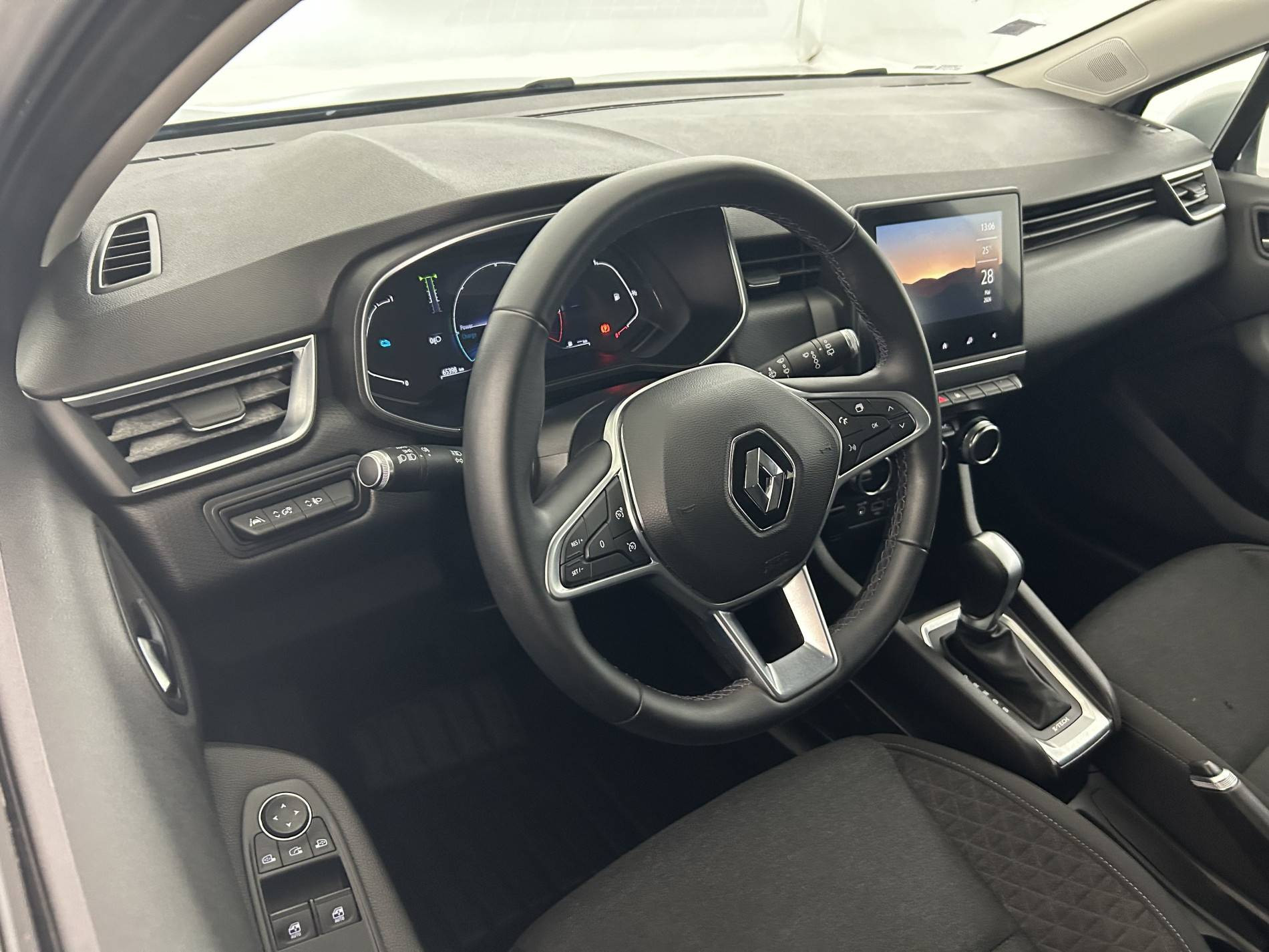 Vente en ligne Renault Clio 5 Clio E-Tech 140 - 21 au prix de 13 990 €