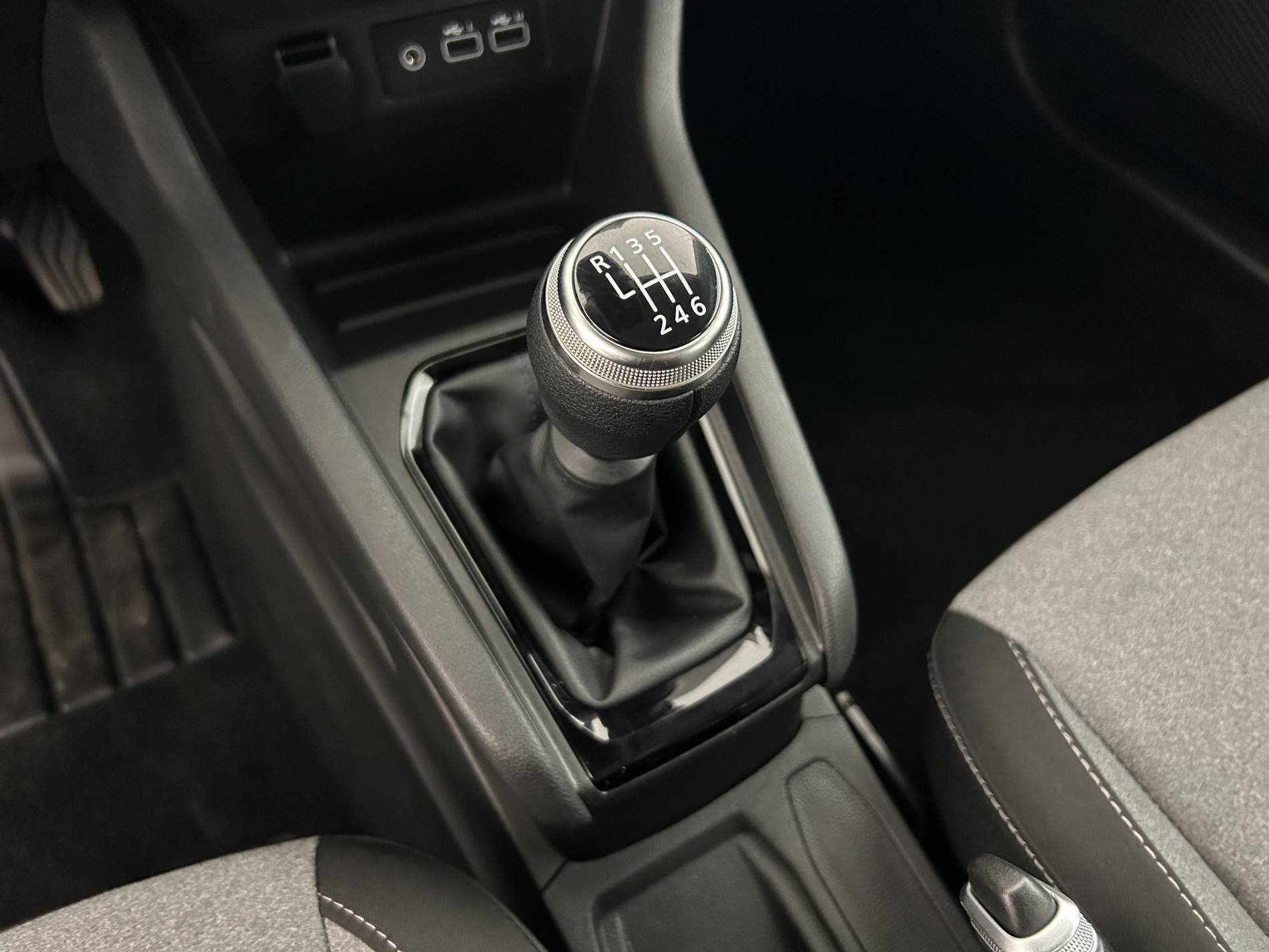 Vente en ligne Renault Clio 5 Clio TCe 90 au prix de 15 200 €