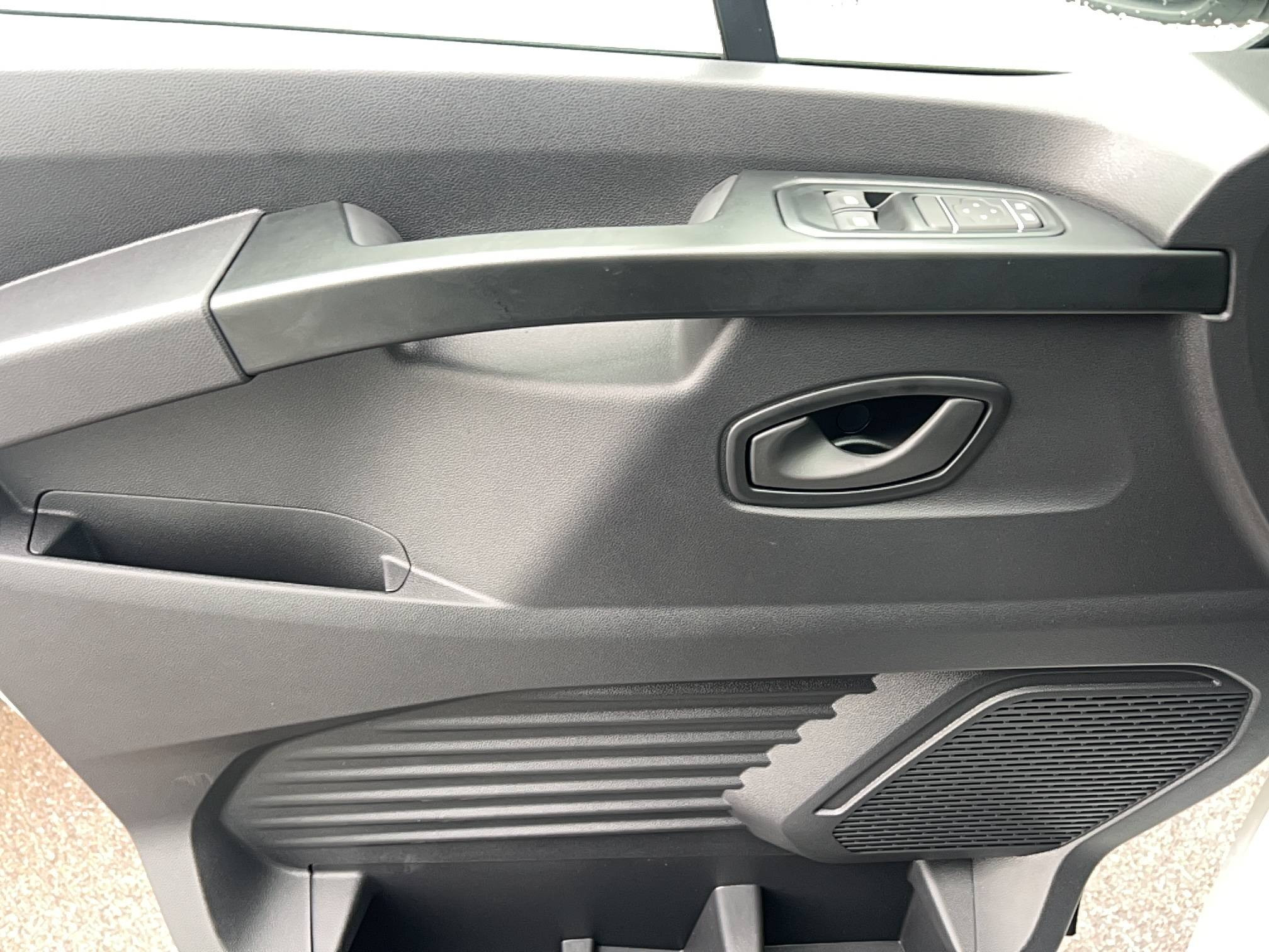 Vente en ligne Renault Trafic 3 Fourgon TRAFIC FGN L1H1 2T8 BLUE DCI 150 EDC GSR2 au prix de 29 991 €