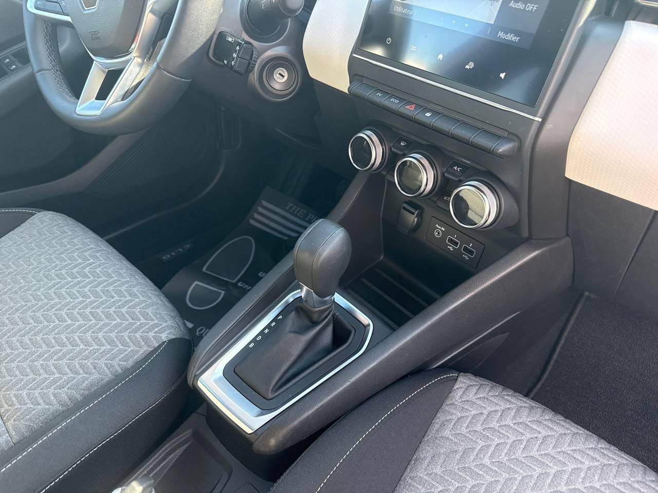 Vente en ligne Renault Clio 5 Clio E-Tech full hybrid 145 au prix de 16 490 €