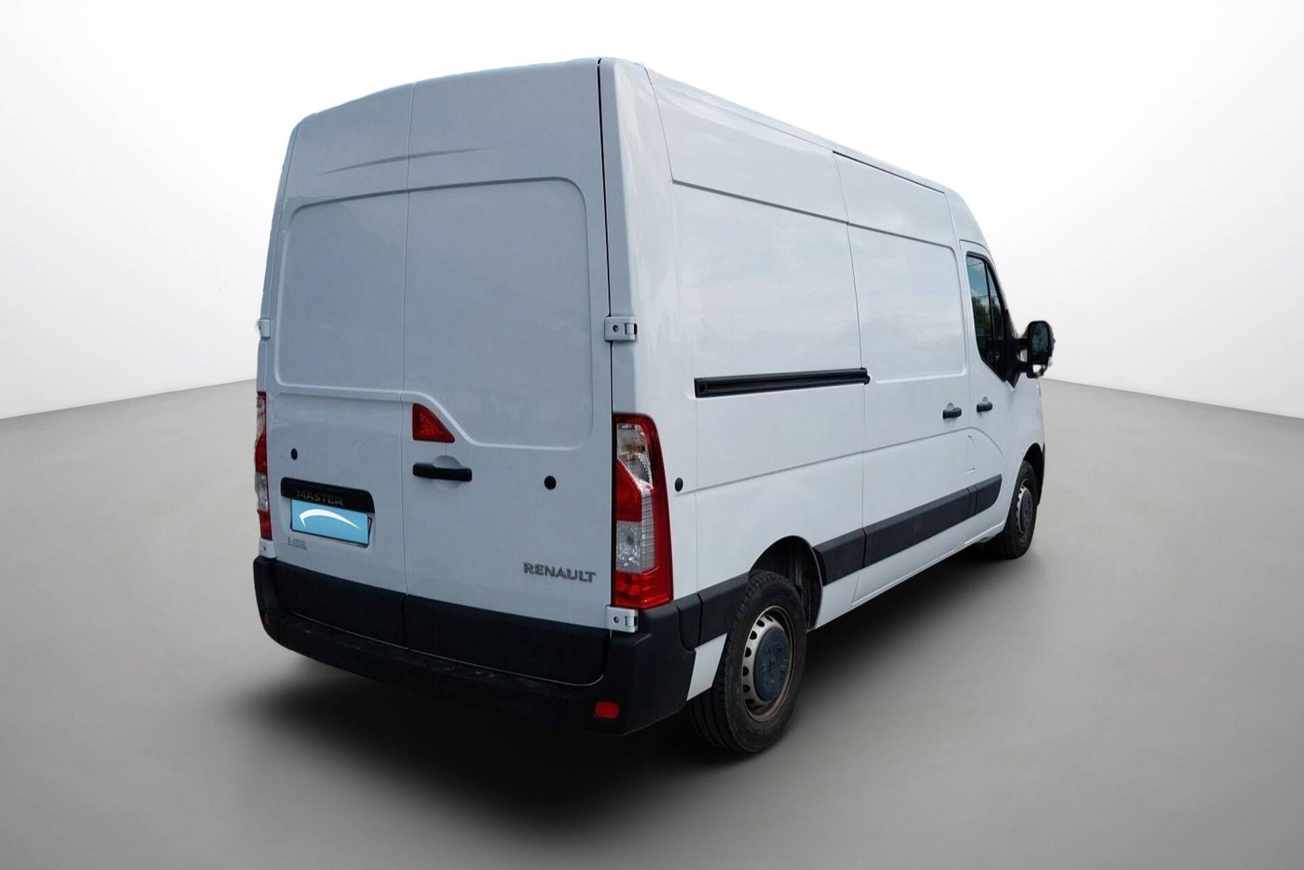Vente en ligne Renault Master Fourgon MASTER FGN TRAC F3500 L2H2 BLUE DCI 135 au prix de 24 990 €