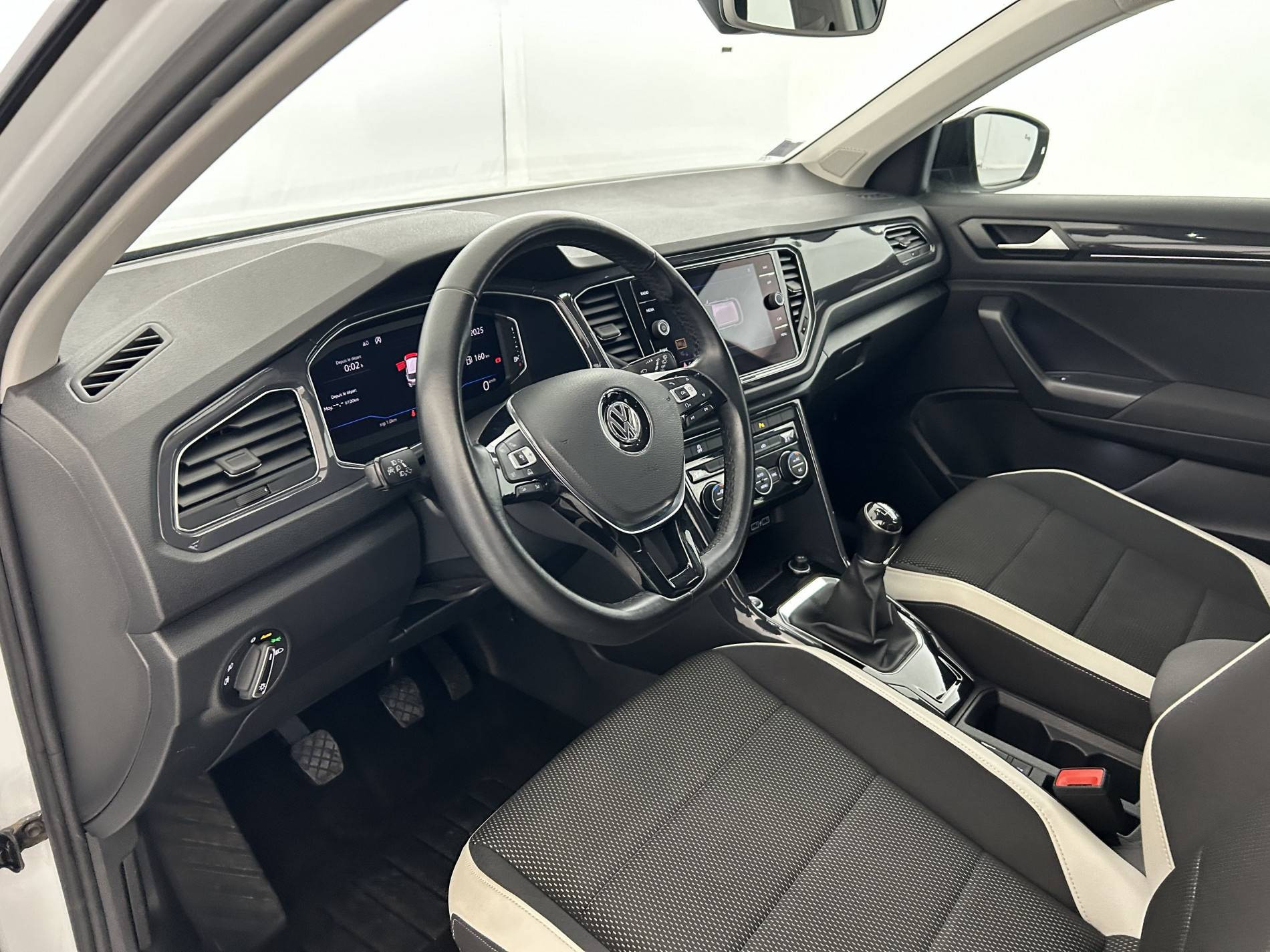 Vente en ligne Volkswagen T-Roc  1.5 TSI 150 EVO Start/Stop BVM6 au prix de 18 990 €