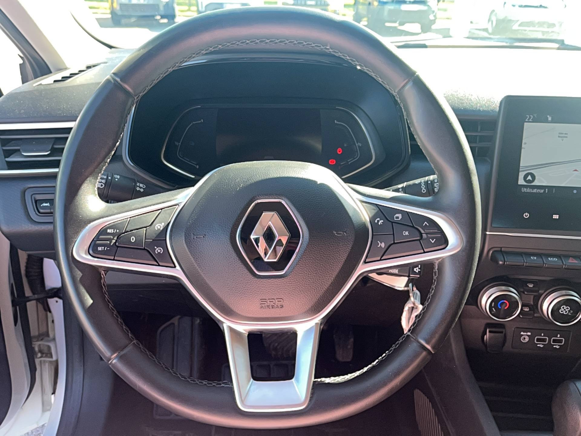 Vente en ligne Renault Clio 5 Clio E-Tech 140 - 21N au prix de 15 491 €