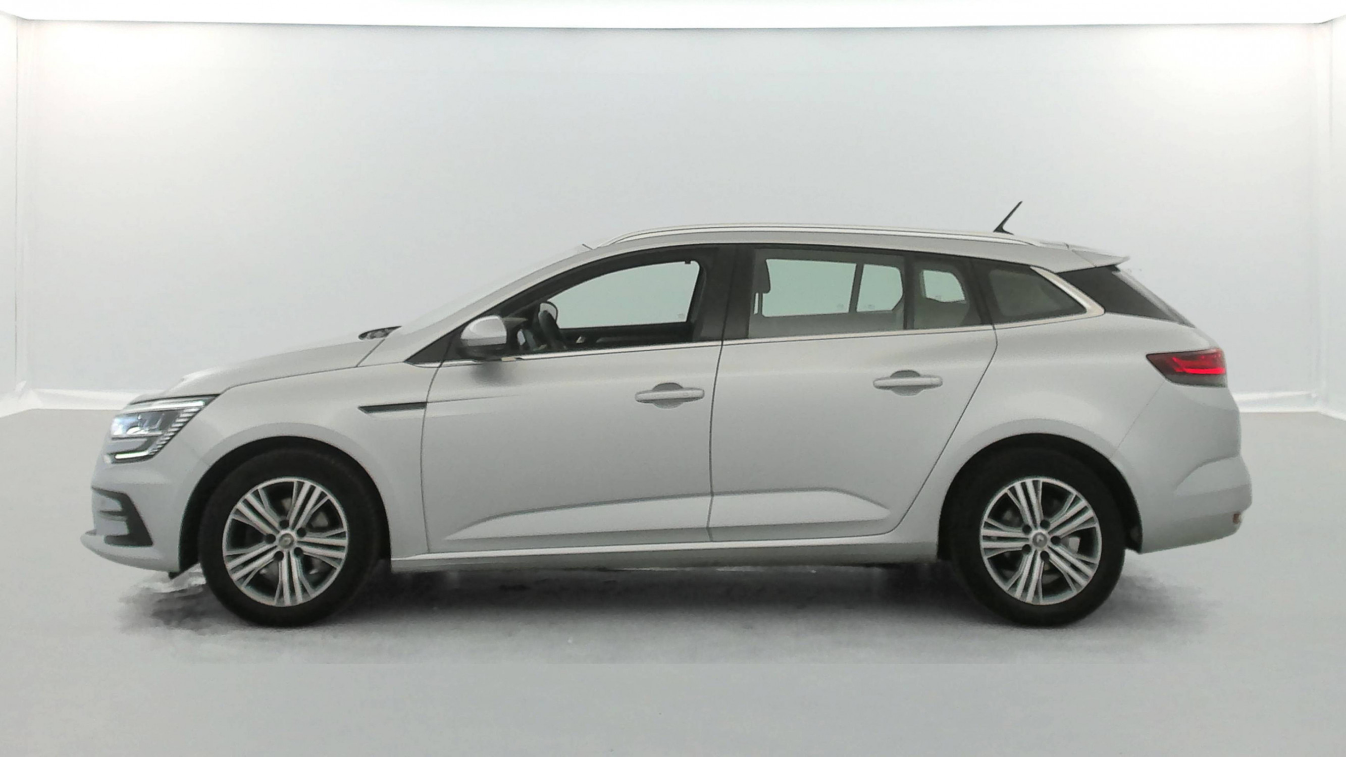 Vente en ligne Renault Megane 4 Estate  Blue dCi 115 au prix de 14 990 €
