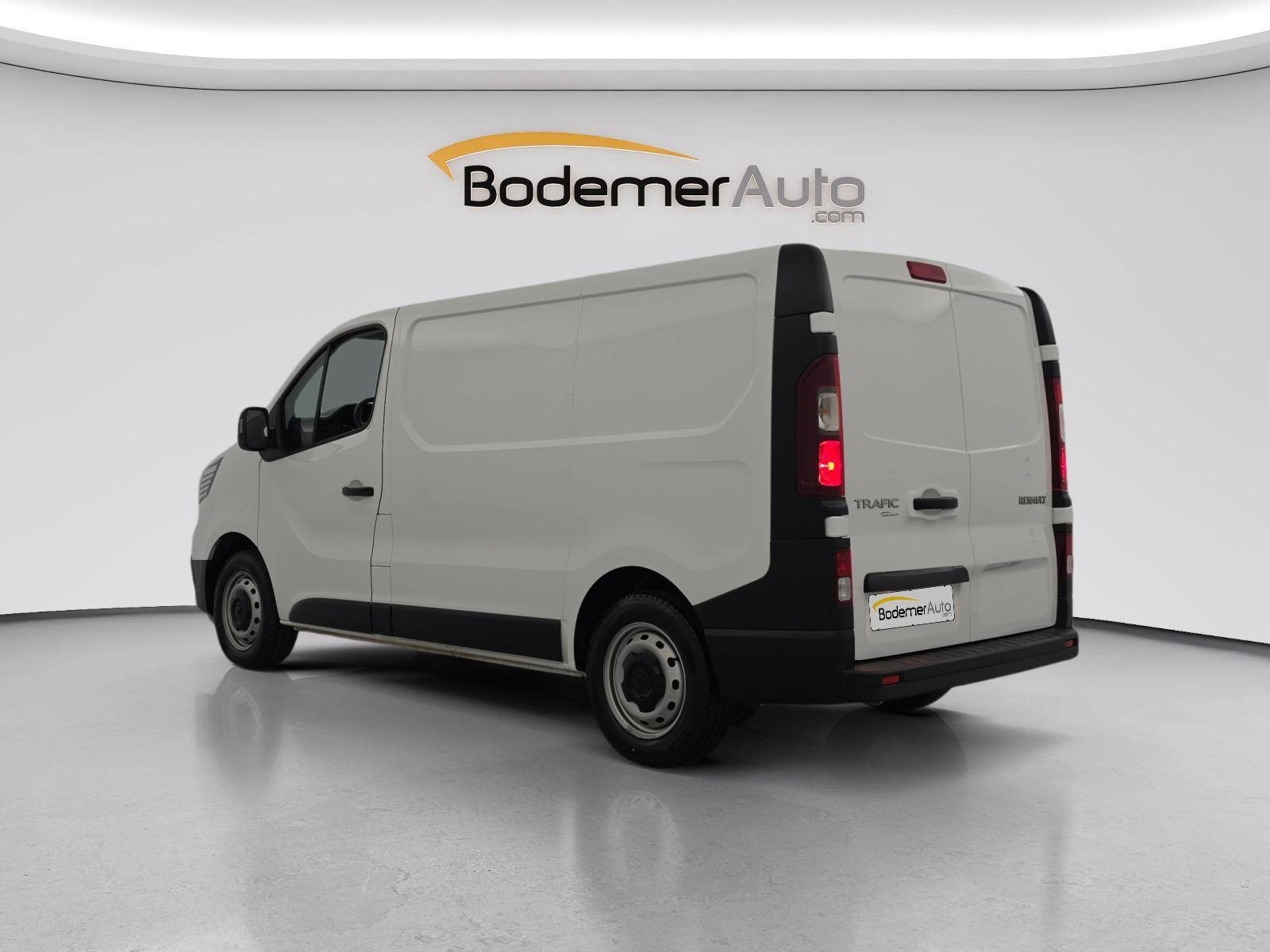 Vente en ligne Renault Trafic 3 Fourgon TRAFIC FG BLUE DCI 130 L1H1 3T GSR2 au prix de 22 900 €