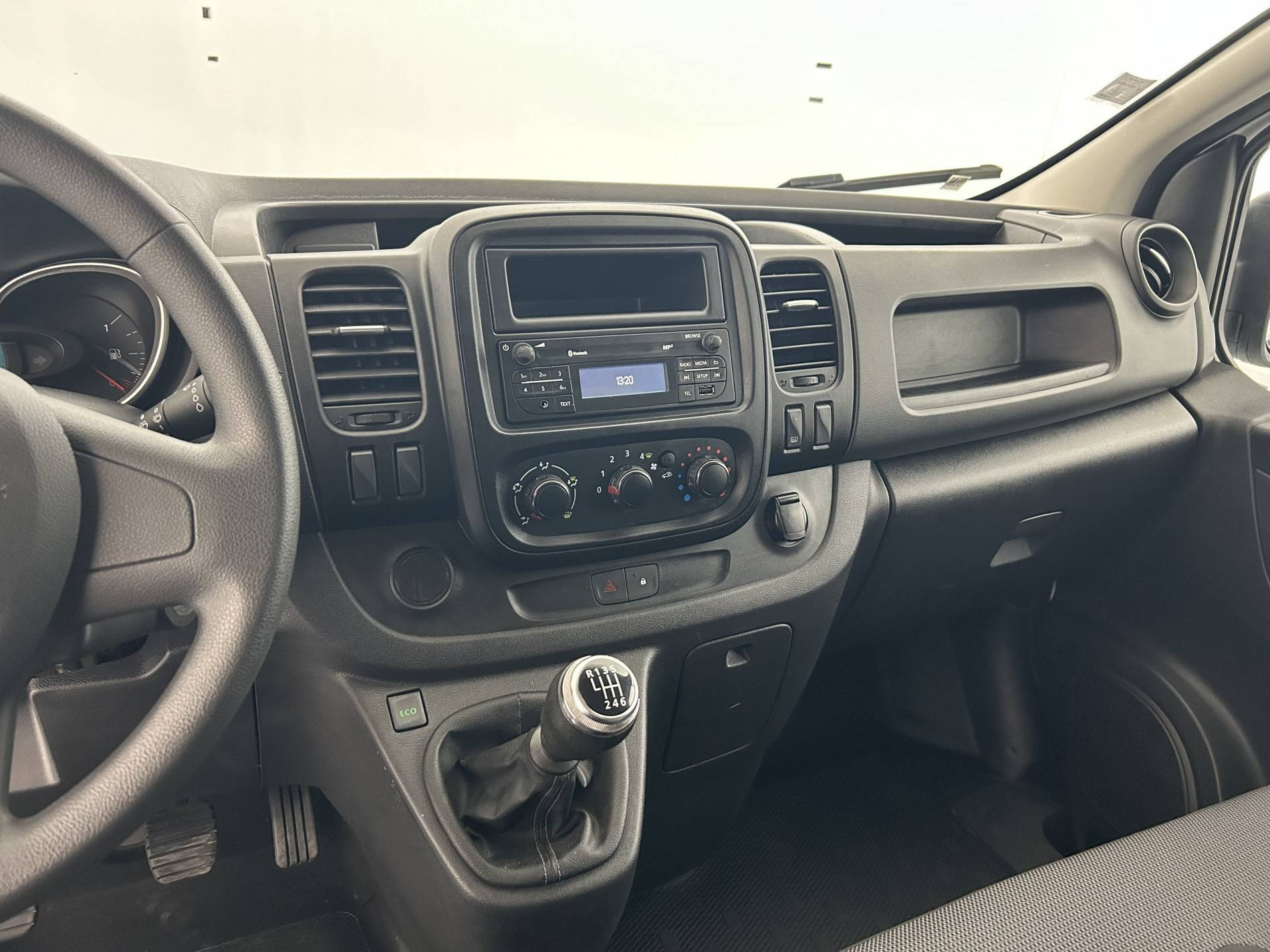 Vente en ligne Renault Trafic 3 Fourgon TRAFIC FGN L1H1 1000 KG DCI 120 au prix de 19 490 €