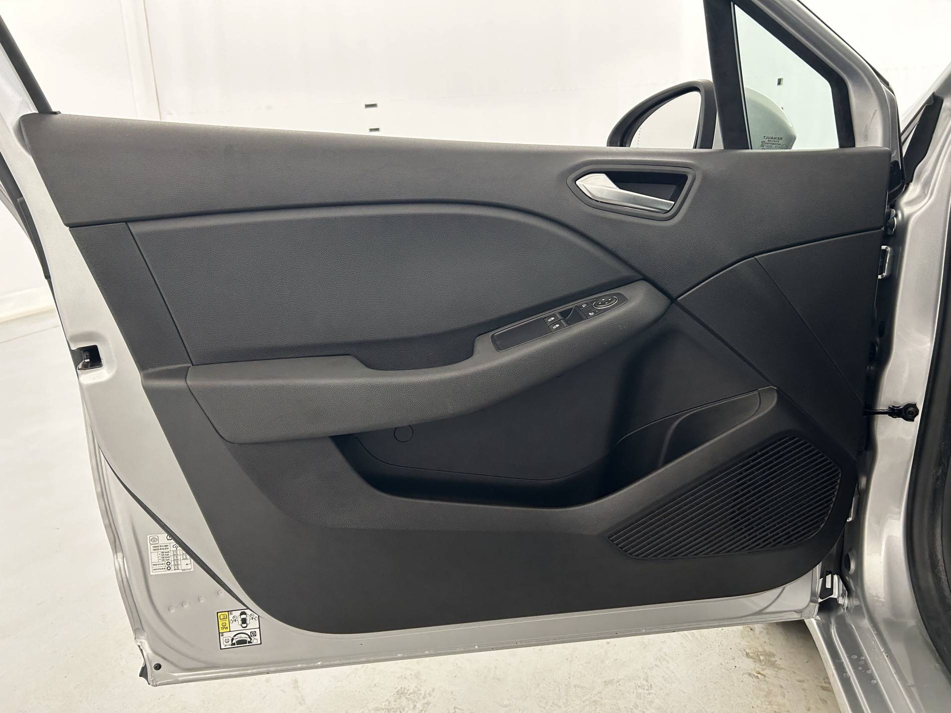Vente en ligne Renault Clio 5 Clio TCe 90 - 21N au prix de 13 490 €