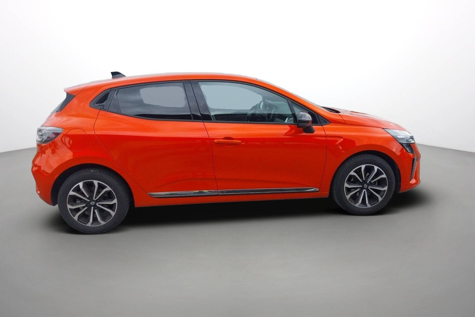 Vente en ligne Renault Clio 5 Clio Eco-G 100 ch GSR2 au prix de 17 970 €