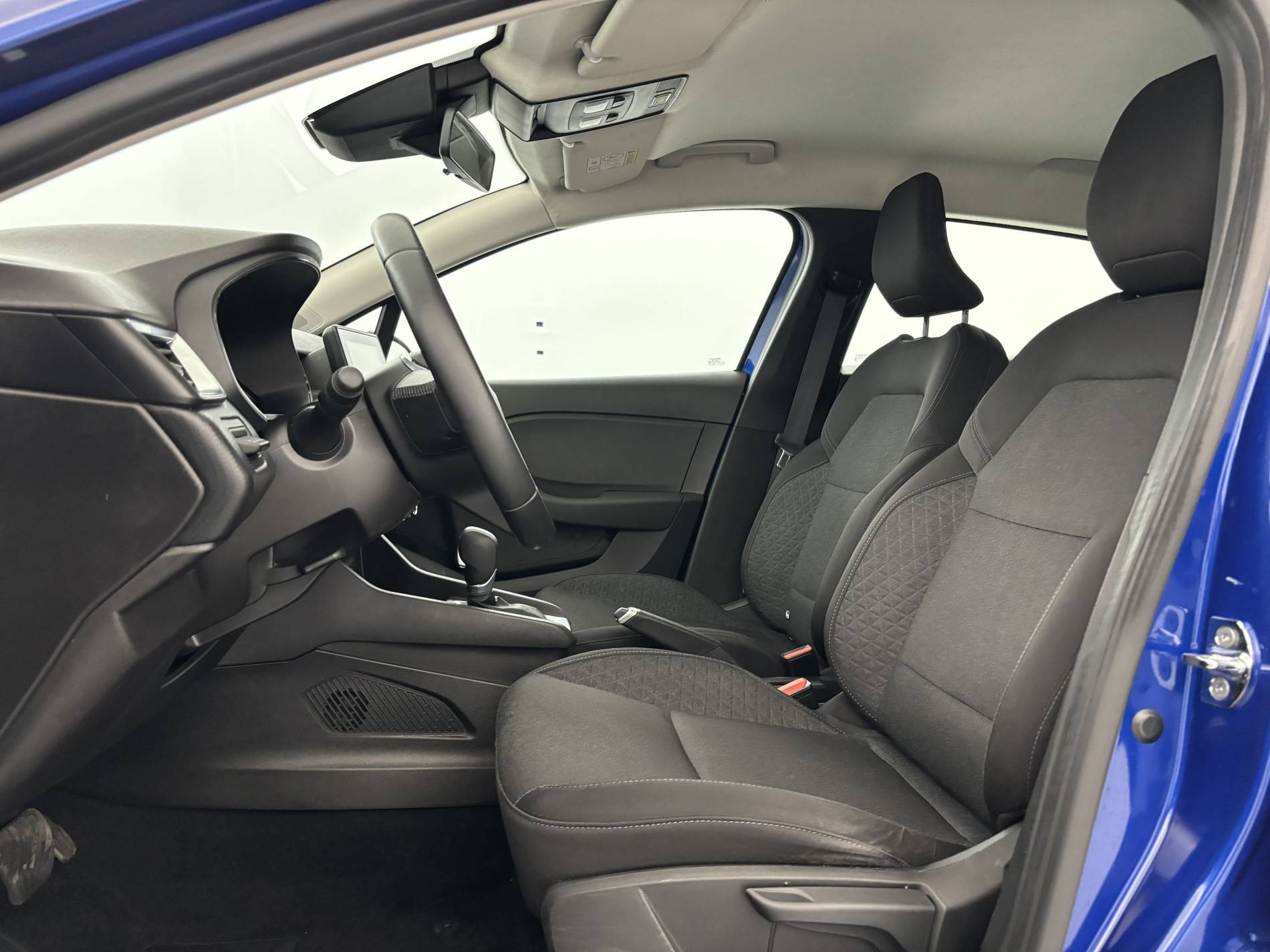 Vente en ligne Renault Clio 5 Clio E-Tech 140 - 21N au prix de 15 780 €