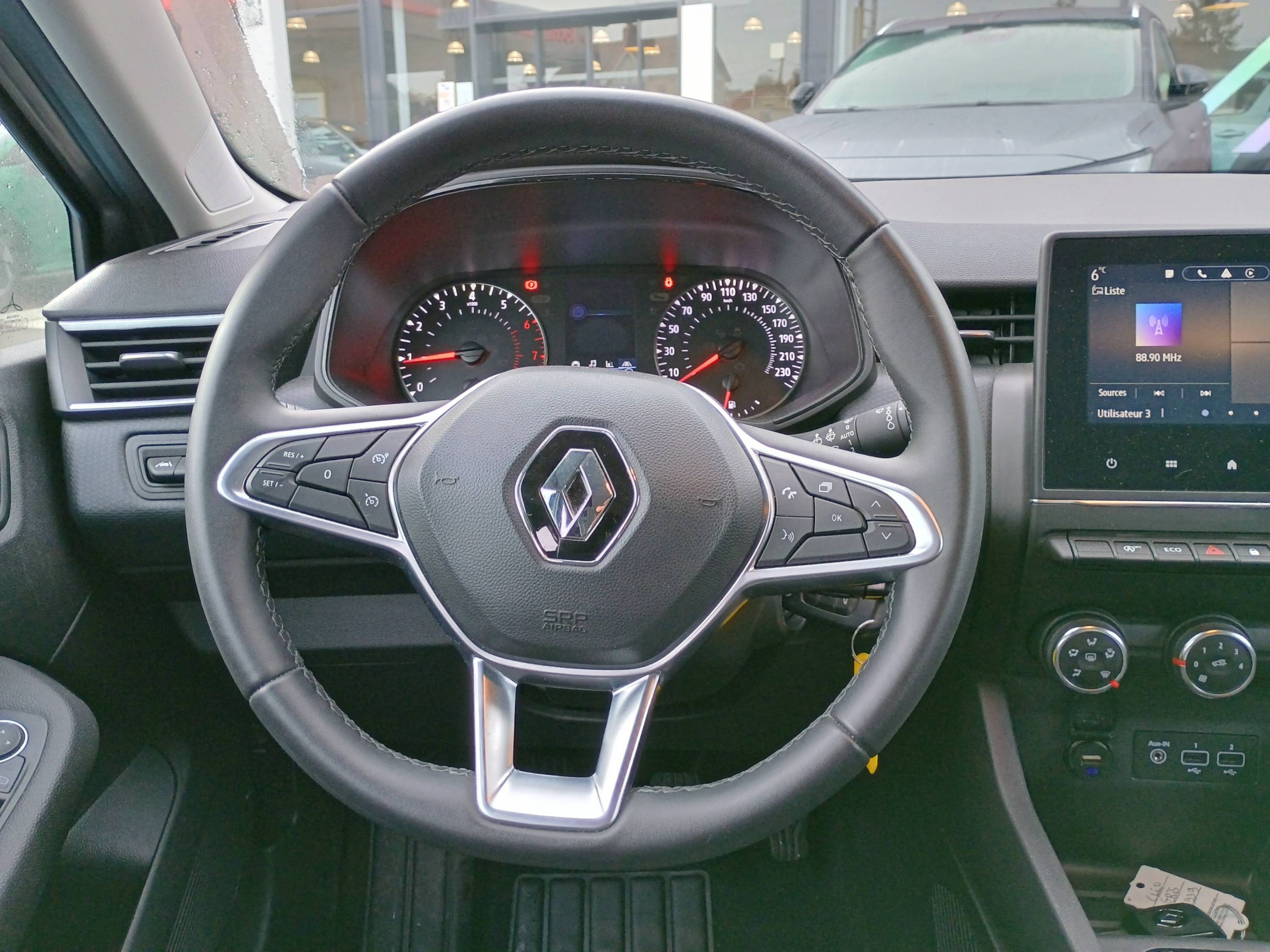 Vente en ligne Renault Clio 5 Clio TCe 90 au prix de 13 990 €