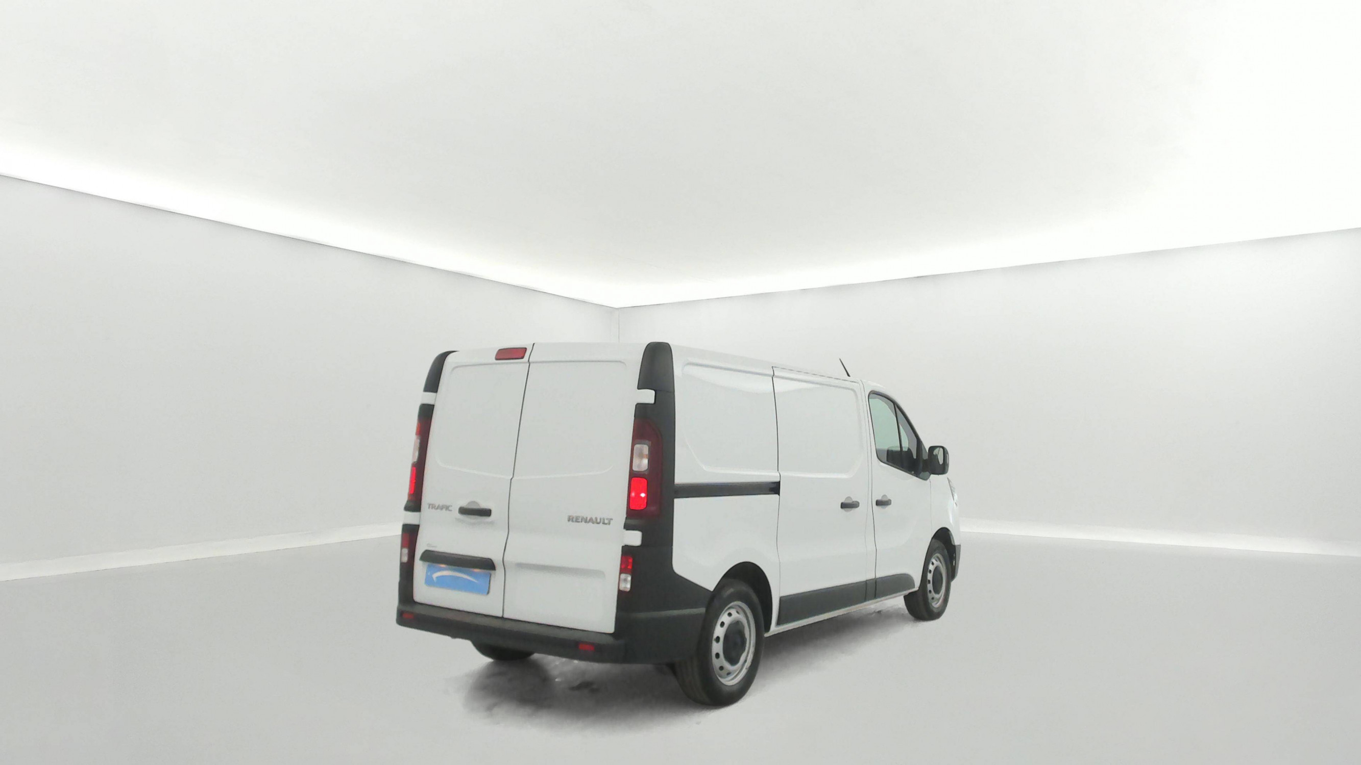 Vente en ligne Renault Trafic 3 Fourgon TRAFIC FGN L1H1 3000 KG BLUE DCI 130 au prix de 22 788 €