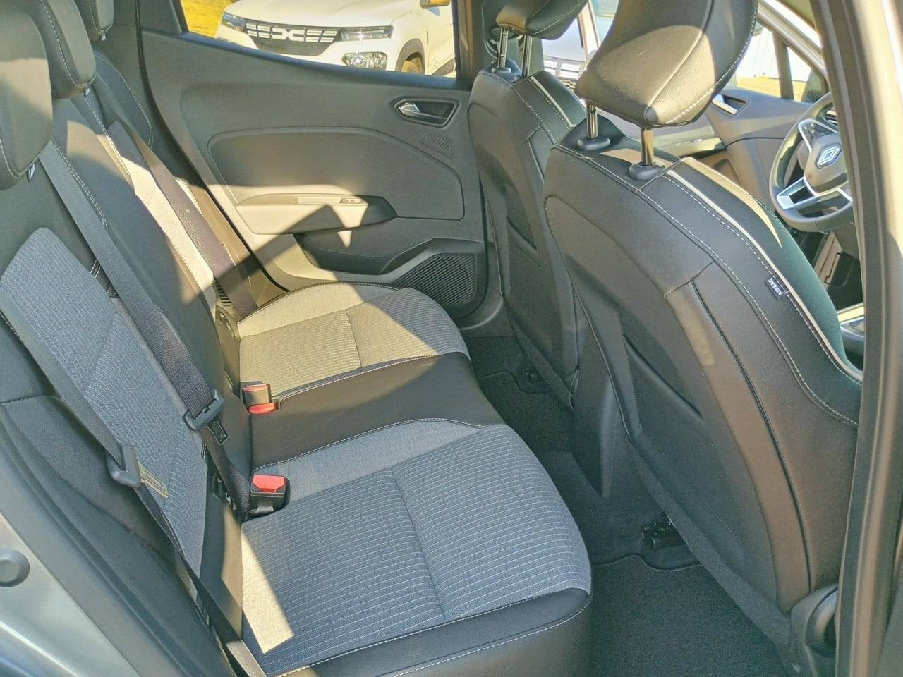 Vente en ligne Renault Clio 5 Clio E-Tech full hybrid 145 au prix de 19 990 €