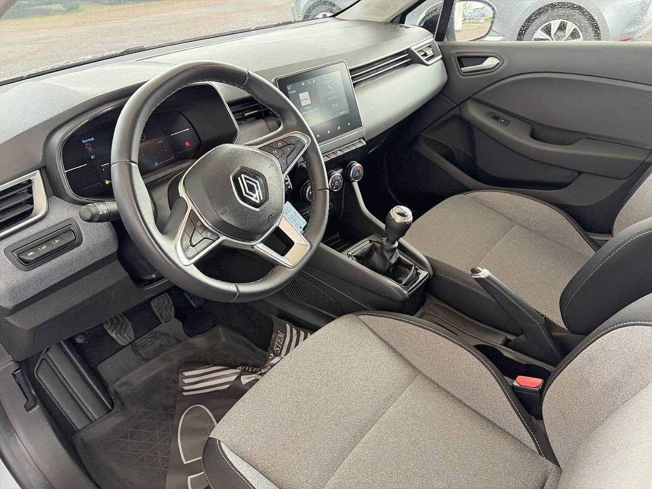 Vente en ligne Renault Clio 5 Clio TCe 90 au prix de 14 990 €