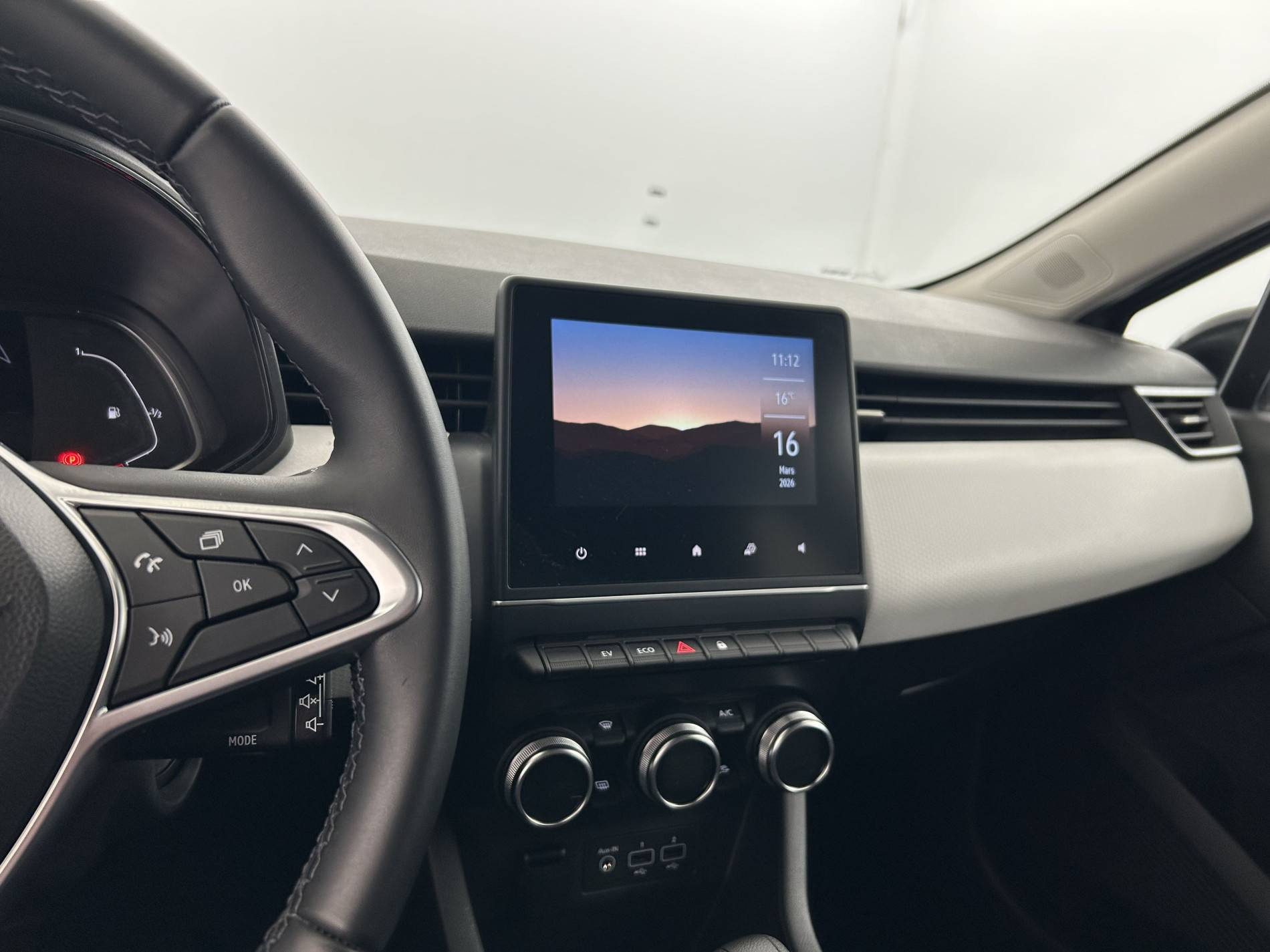 Vente en ligne Renault Clio 5 Clio E-Tech full hybrid 145 au prix de 17 390 €