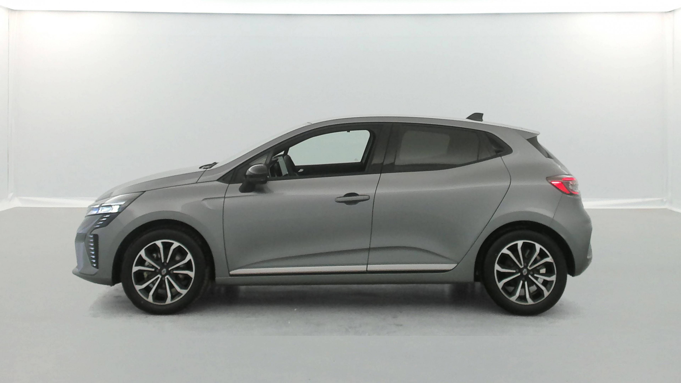 Vente en ligne Renault Clio 5 Clio E-Tech full hybrid 145 ch GSR2 au prix de 22 990 €