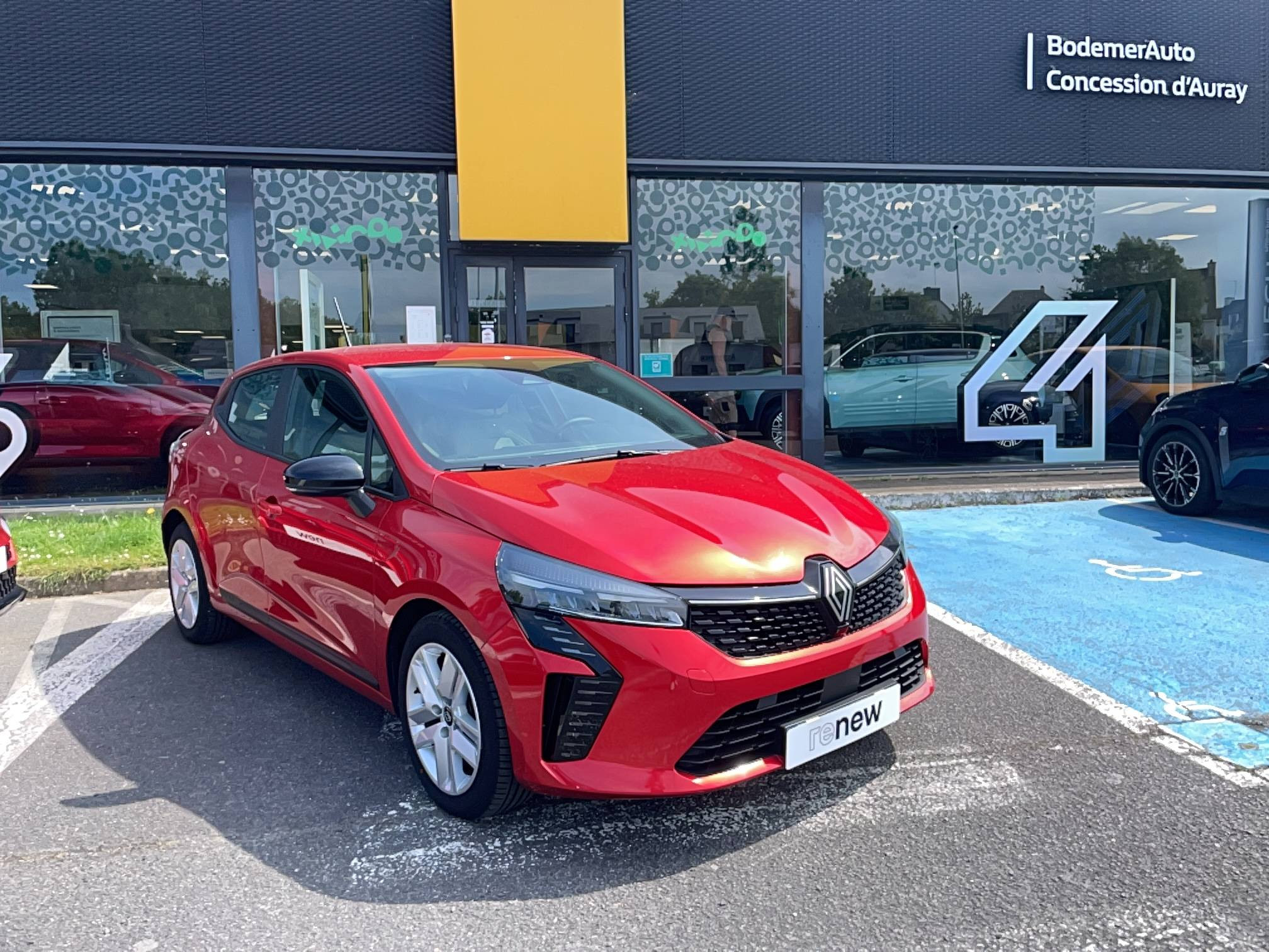 Vente en ligne Renault Clio 5 Clio TCe 90 au prix de 15 990 €