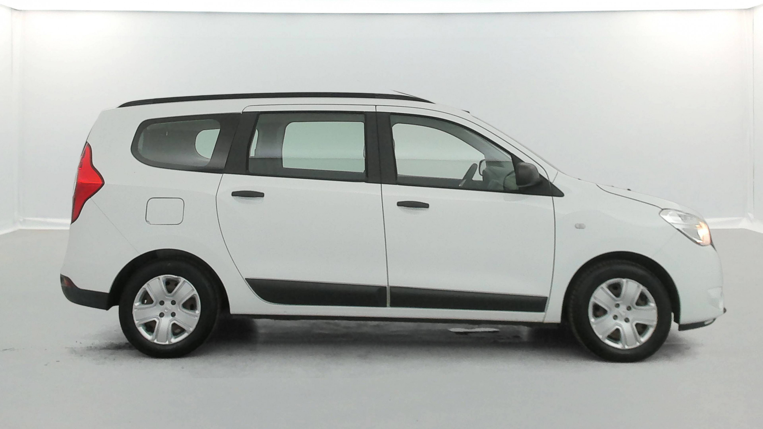 Vente en ligne Dacia Lodgy  Blue dCi 95 7 places au prix de 12 990 €