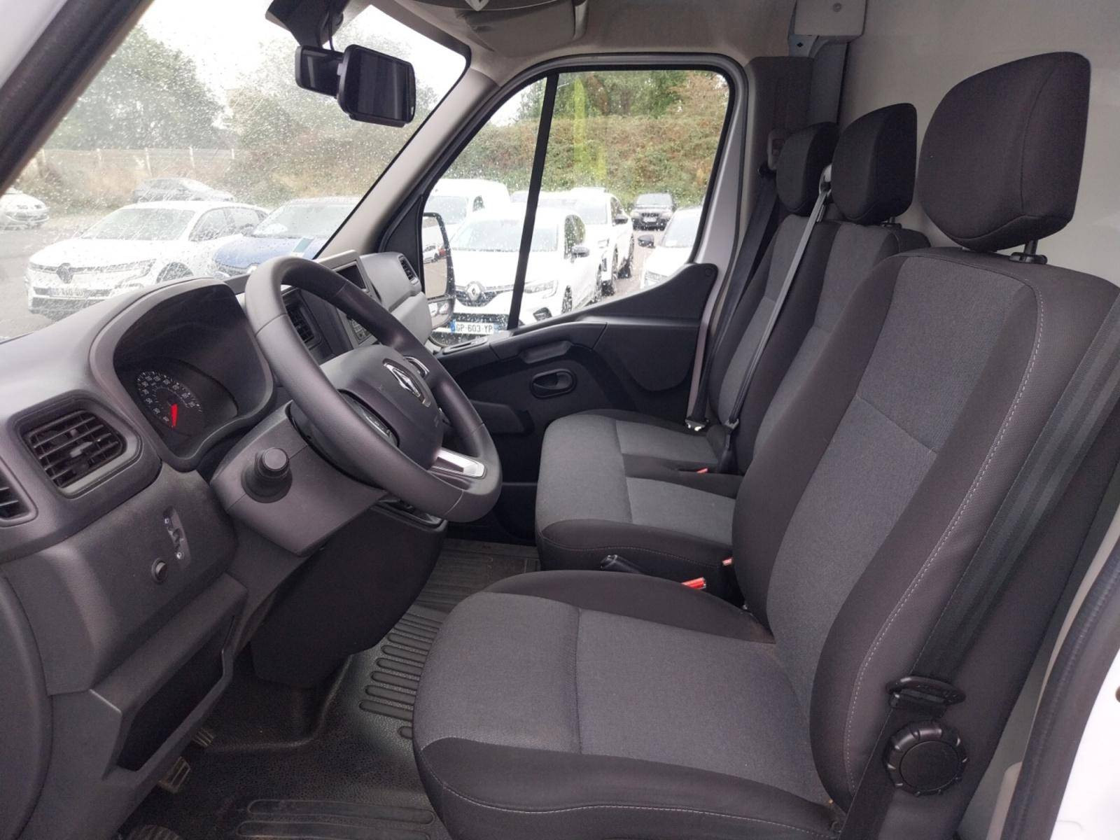 Vente en ligne Renault Master 3 Châssis Cabine MASTER TRAC F3500 BLUE DCI 145 EURO VI GRAND VOLUME 20M au prix de 28 900 €