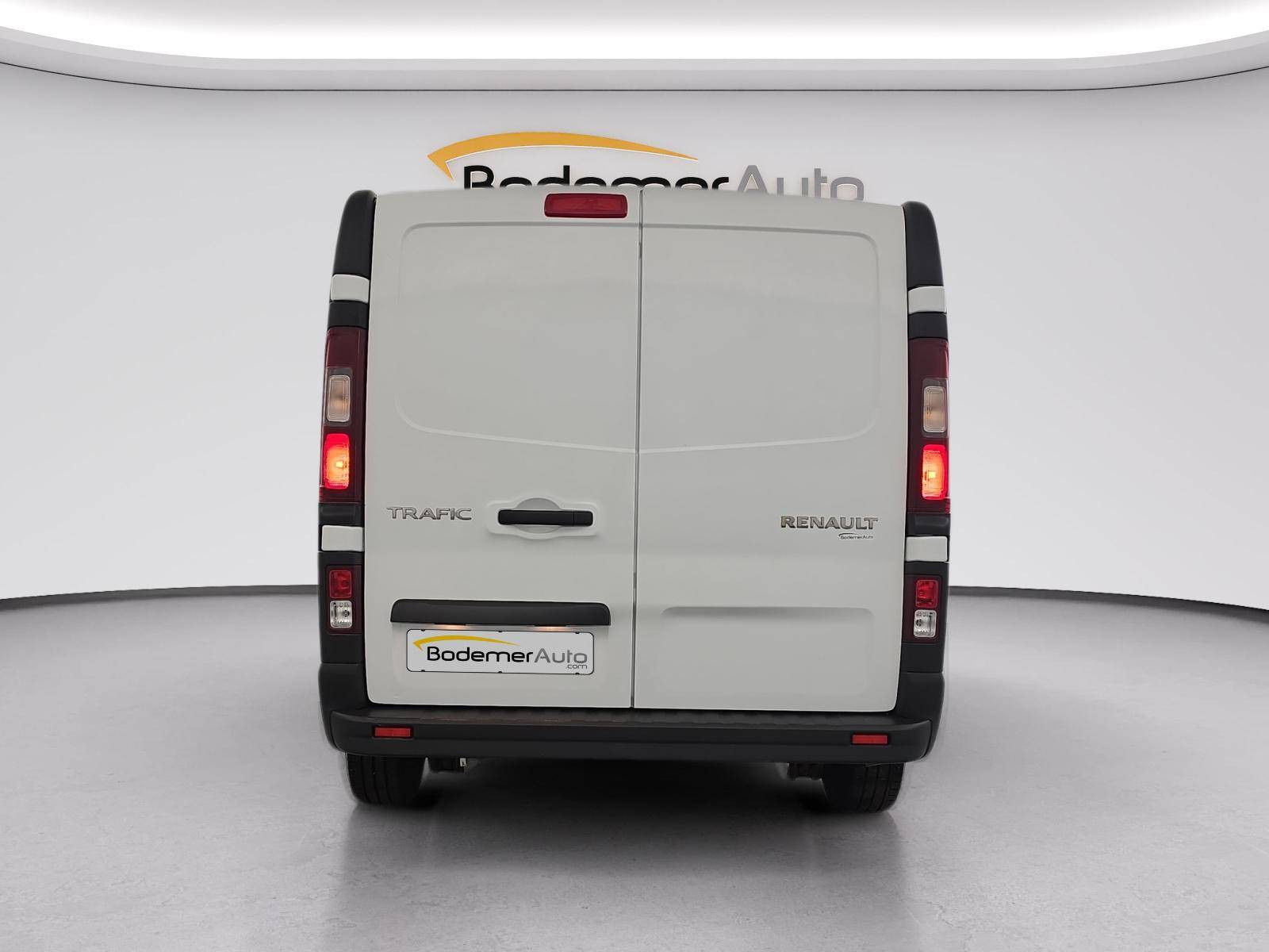 Vente en ligne Renault Trafic 3 Fourgon TRAFIC FG BLUE DCI 130 L1H1 3T GSR2 au prix de 23 900 €
