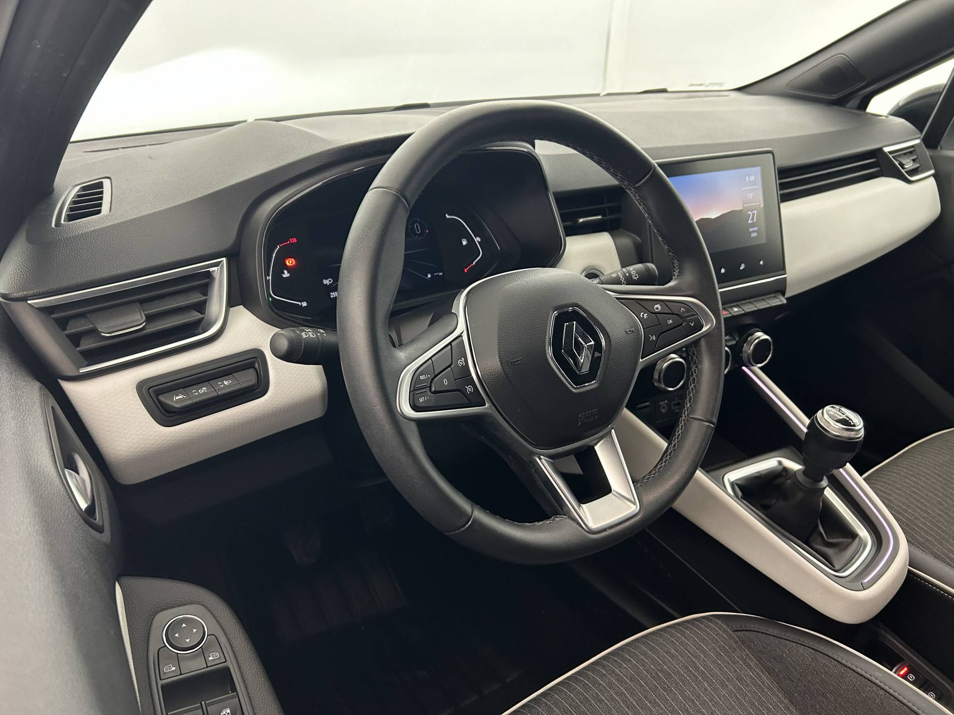 Vente en ligne Renault Clio 5 Clio TCe 90 au prix de 15 990 €