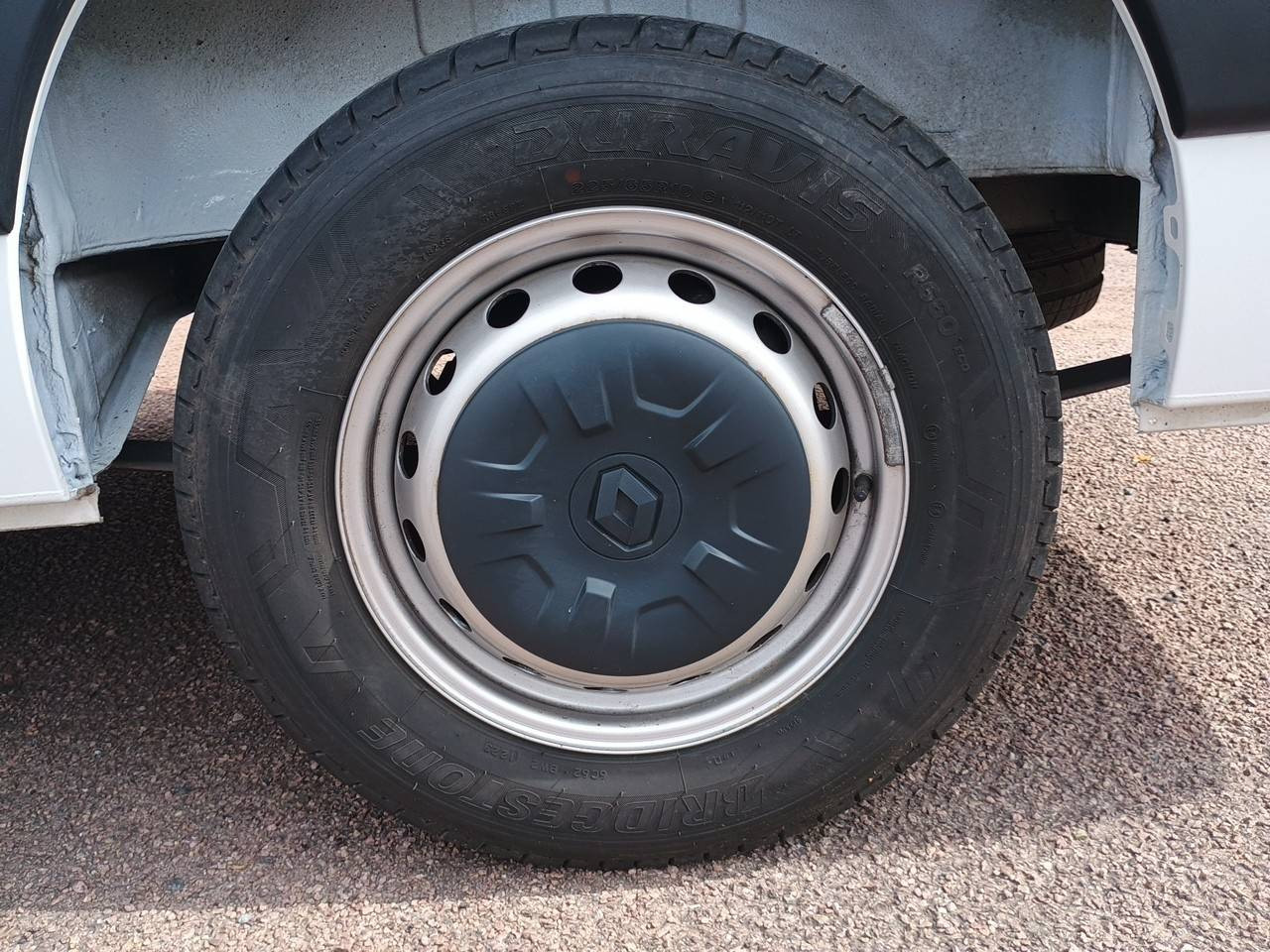 Vente en ligne Renault Master Fourgon MASTER FGN TRAC F3500 L2H2 BLUE DCI 135 au prix de 23 990 €