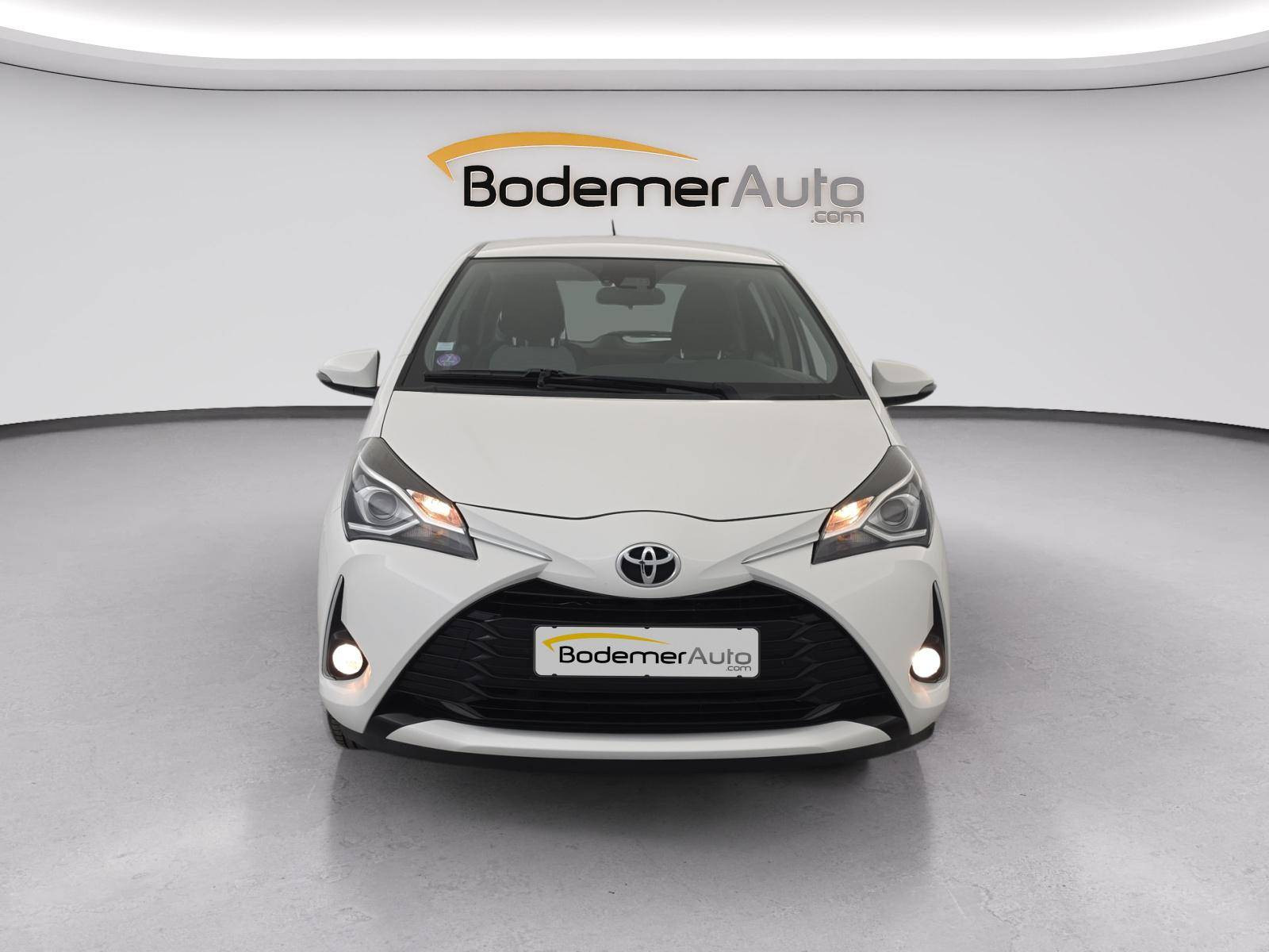 Vente en ligne Toyota Yaris Yaris Pro 110 VVT-i CVT au prix de 12 990 €
