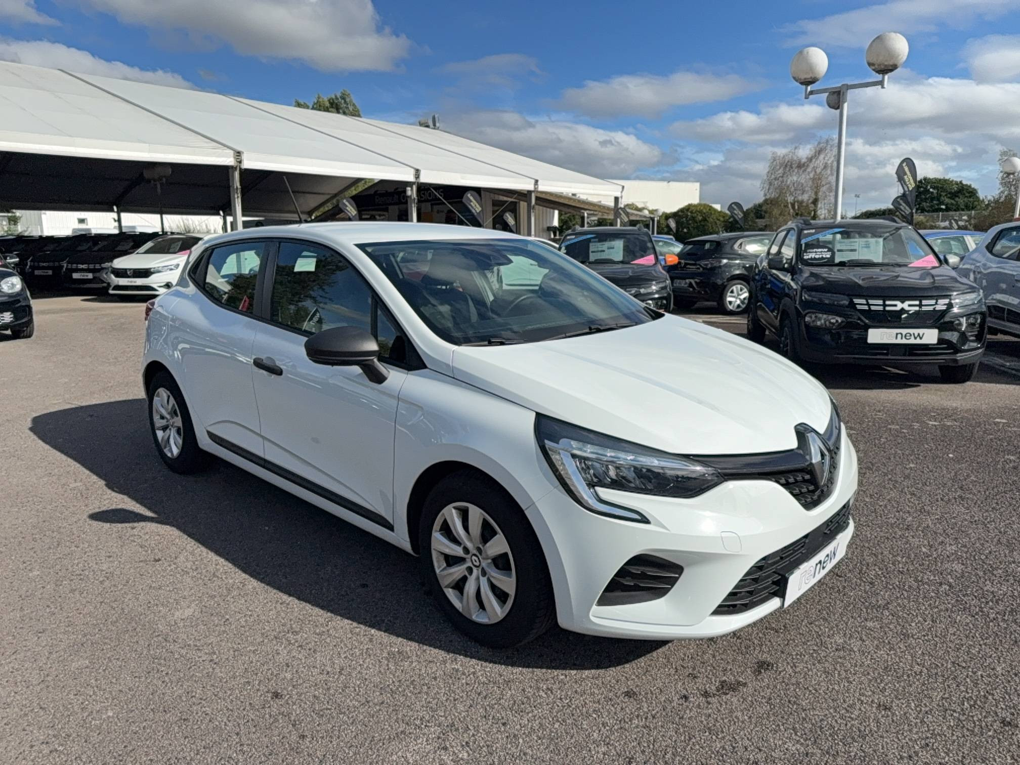Vente en ligne Renault Clio 5 Clio SCe 65 au prix de 11 490 €
