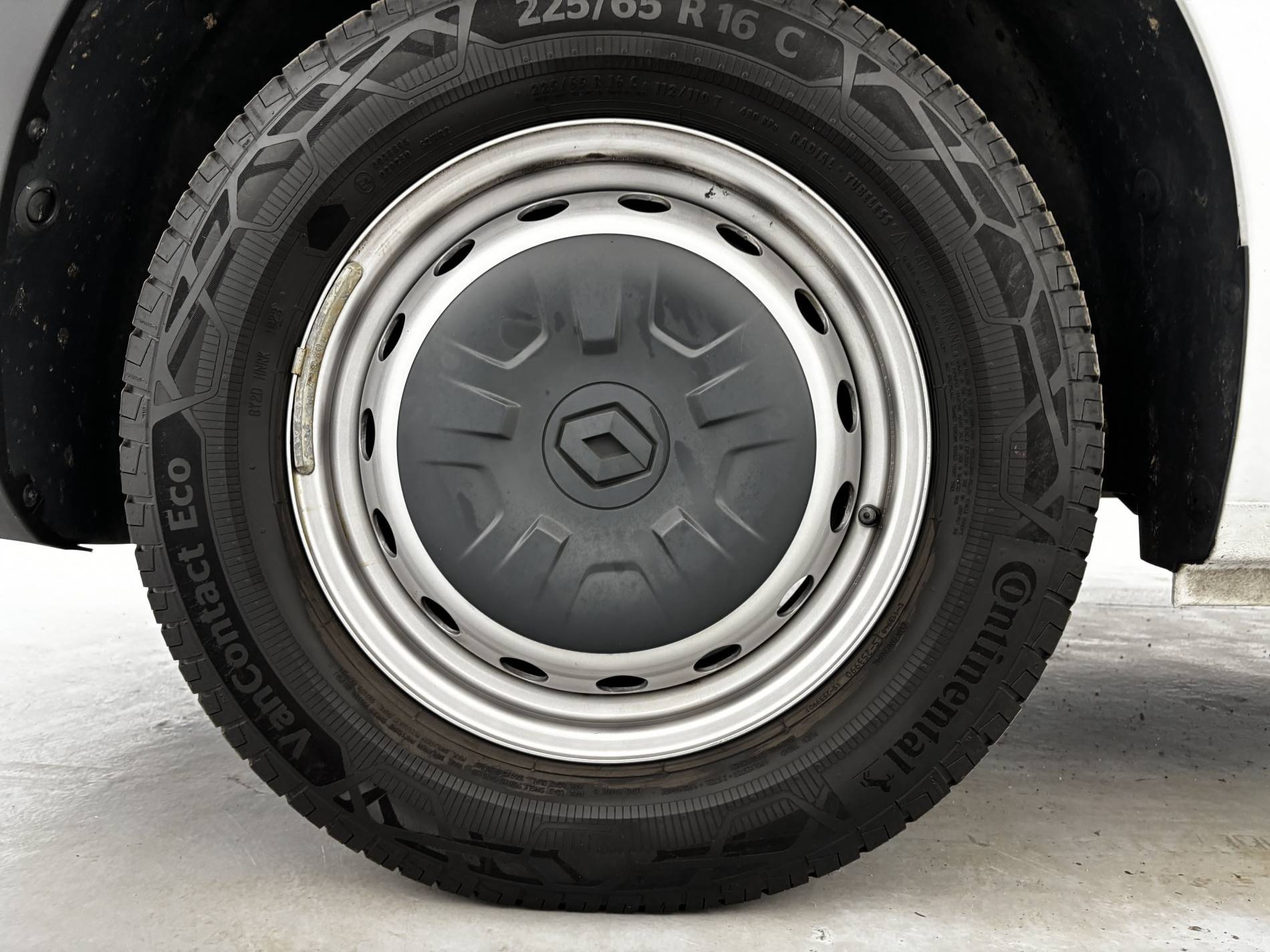 Vente en ligne Renault Master Fourgon MASTER FGN TRAC F3500 L2H2 BLUE DCI 135 au prix de 23 590 €