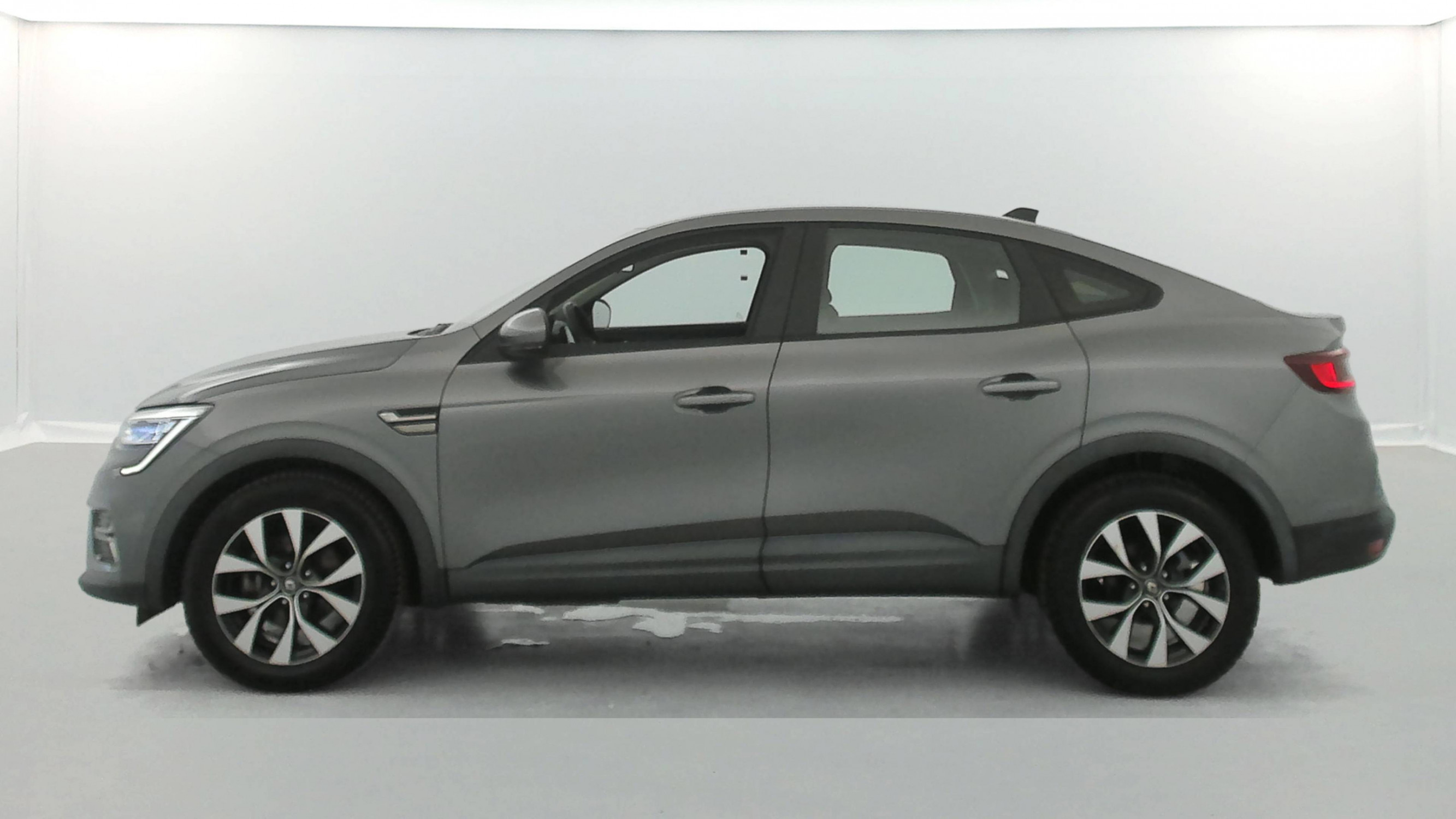 Vente en ligne Renault Arkana  E-Tech 145 au prix de 18 390 €