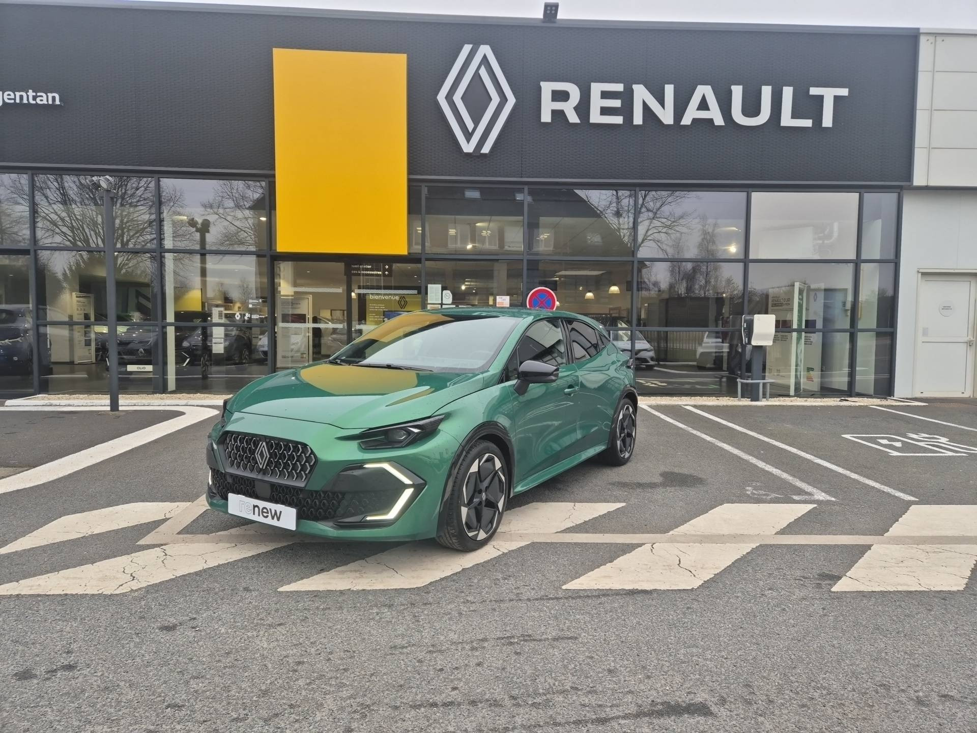 Renault Clio 6 Clio E-Tech full hybrid 160 ch occasion de 2025 en vente à Argentan