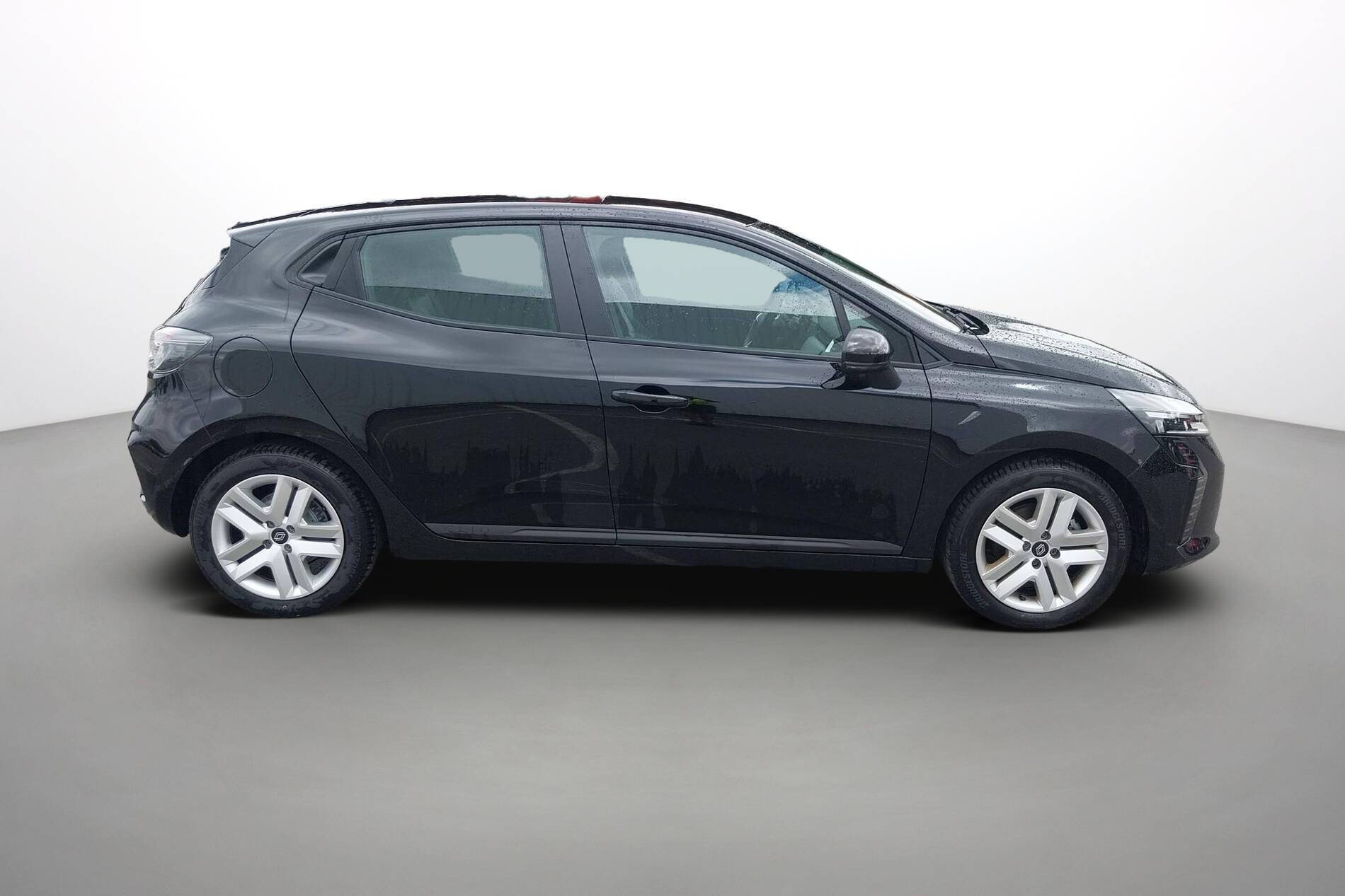 Vente en ligne Renault Clio 5 Clio Blue dCi 100 ch GSR2 au prix de 18 390 €
