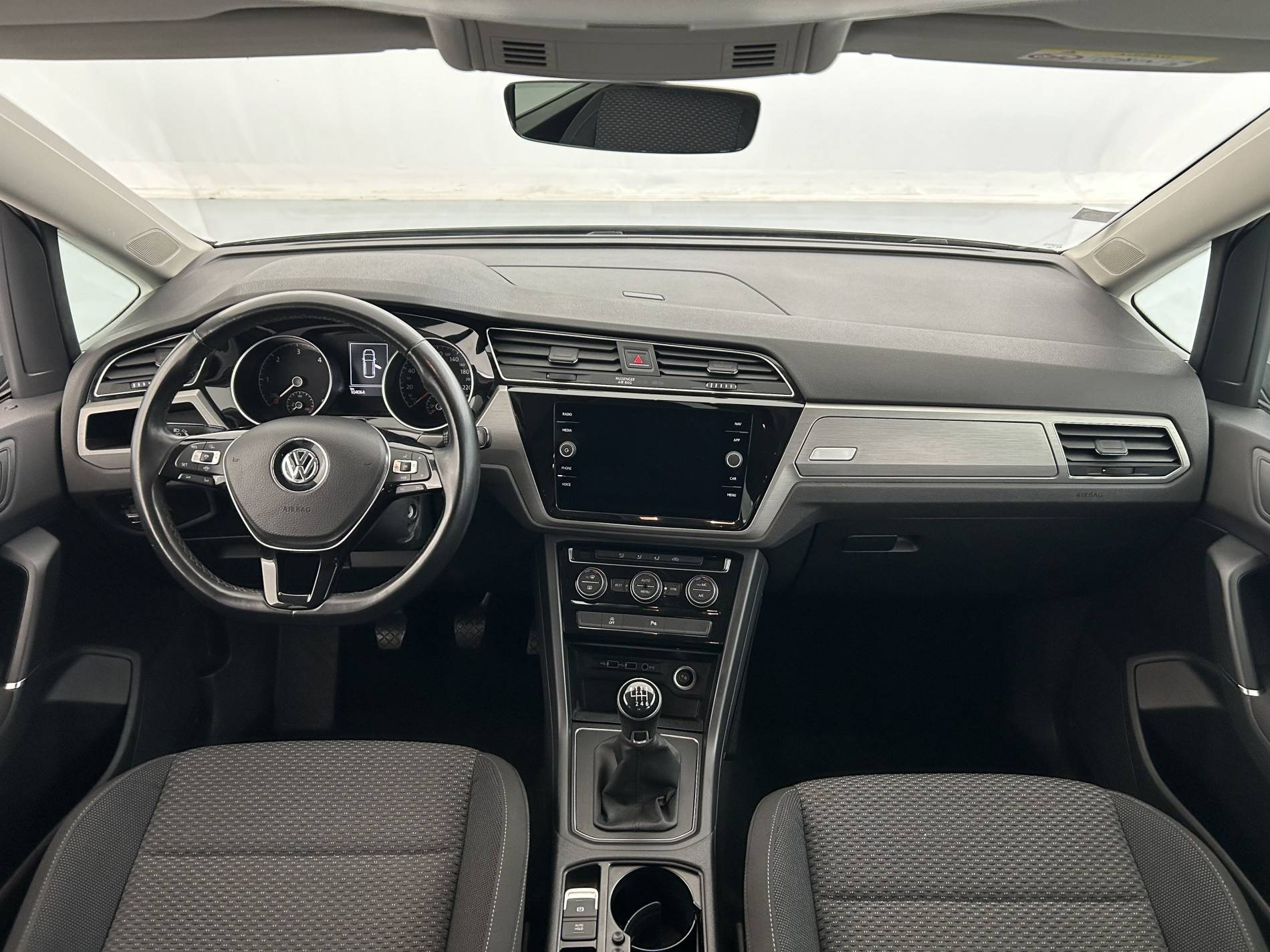 Vente en ligne Volkswagen Touran Touran 1.6 TDI 115 BMT 7pl au prix de 17 990 €