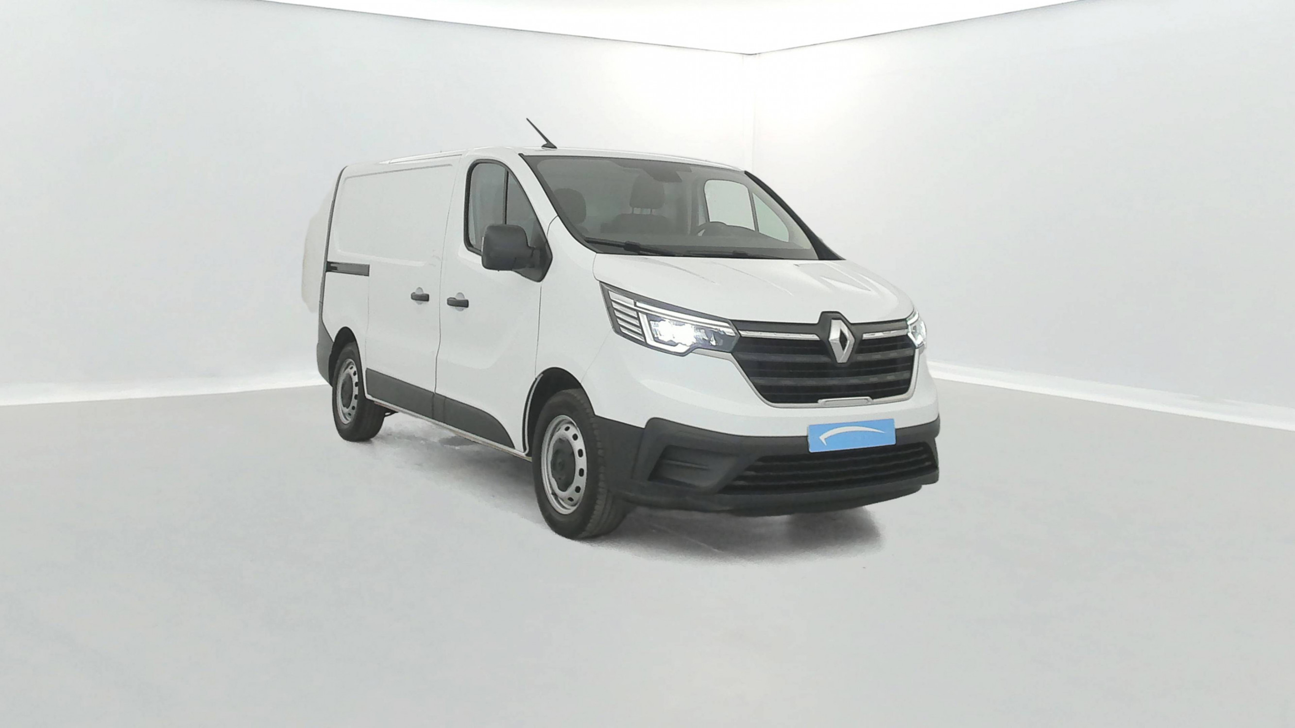 Vente en ligne Renault Trafic 3 Fourgon TRAFIC FG BLUE DCI 130 L1H1 3T GSR2 au prix de 24 990 €