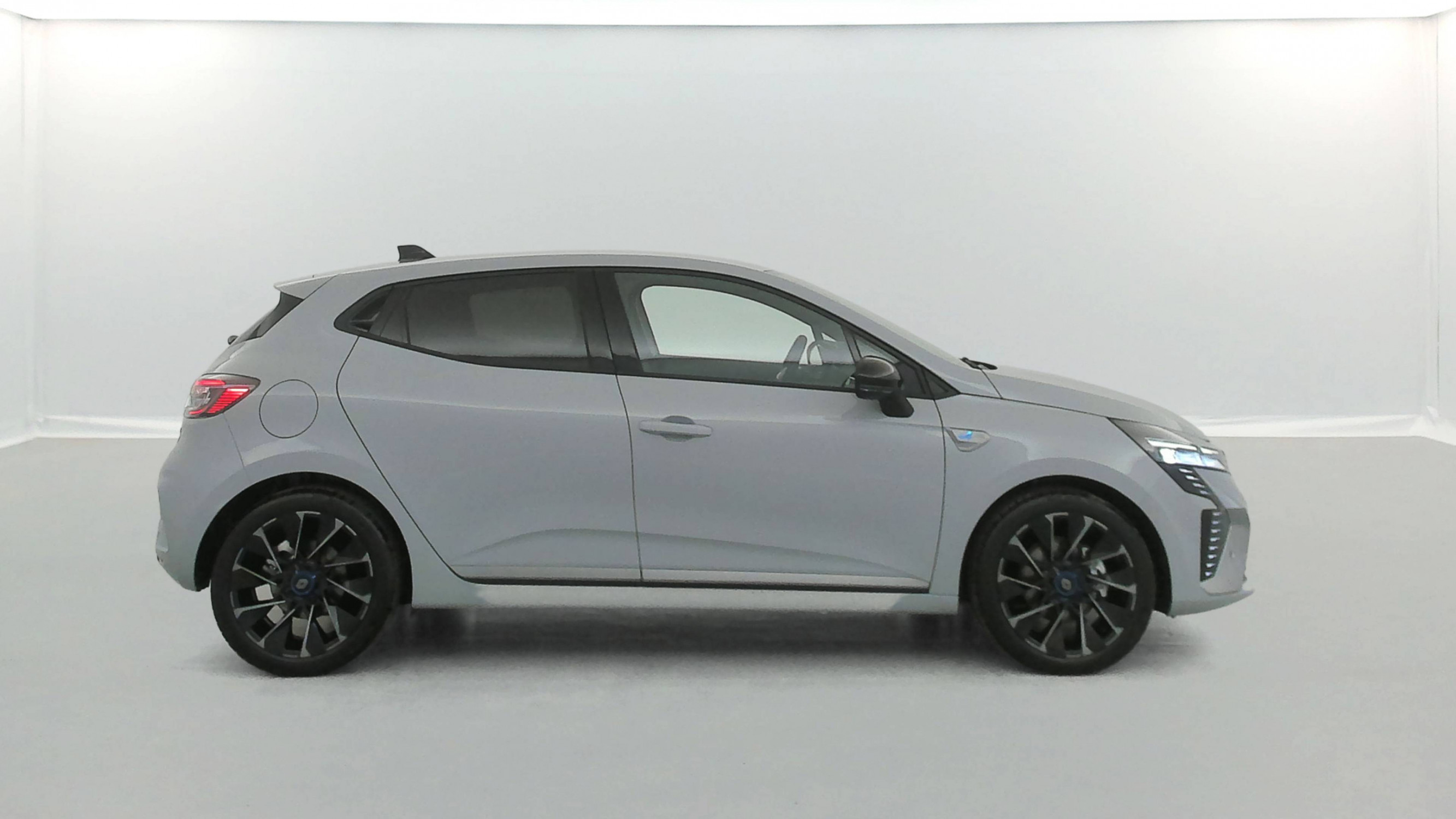 Vente en ligne Renault Clio 5 Clio E-Tech full hybrid 145 ch GSR2 au prix de 23 890 €