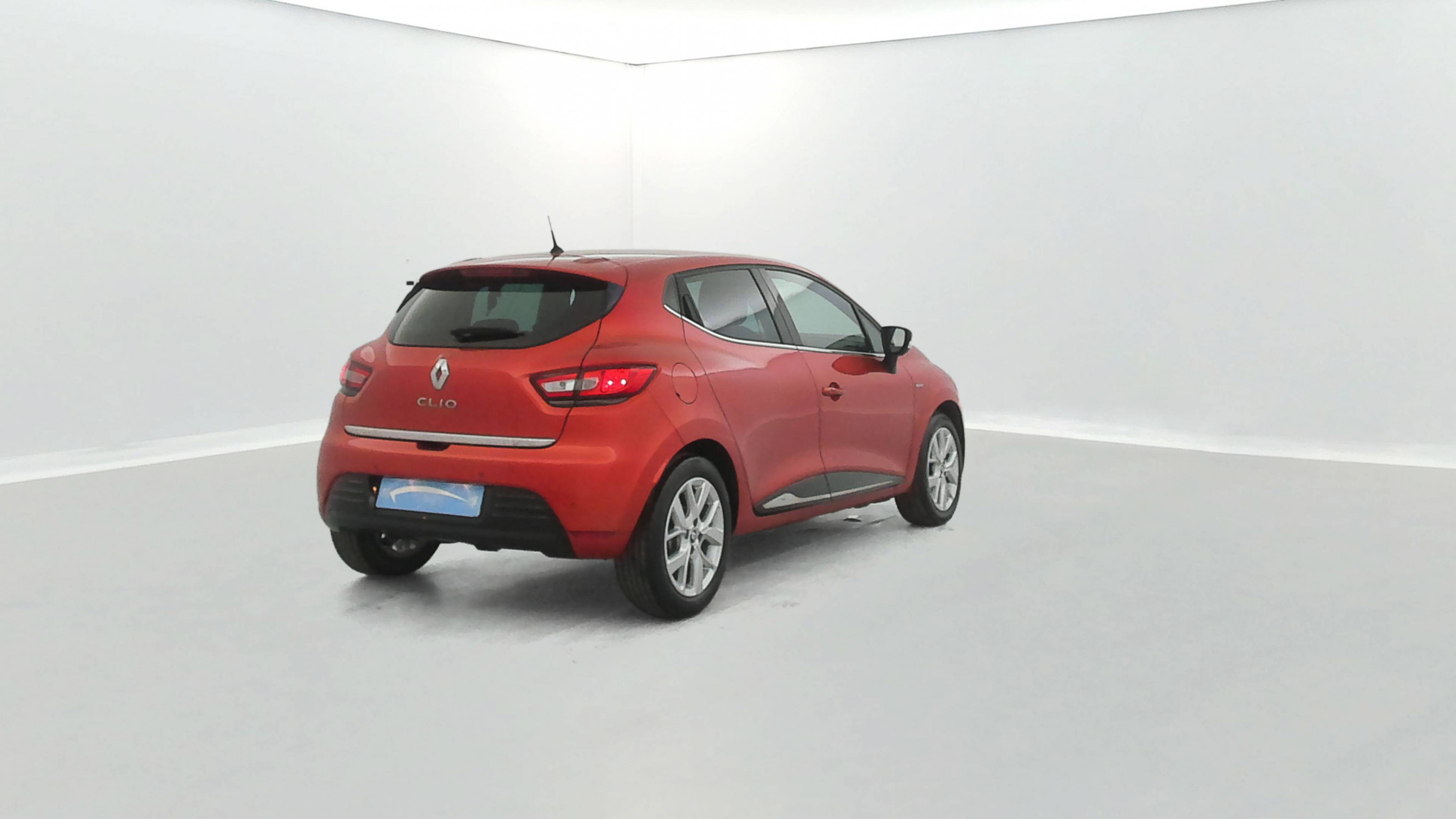 Vente en ligne Renault Clio 4 Clio TCe 90 E6C au prix de 11 790 €