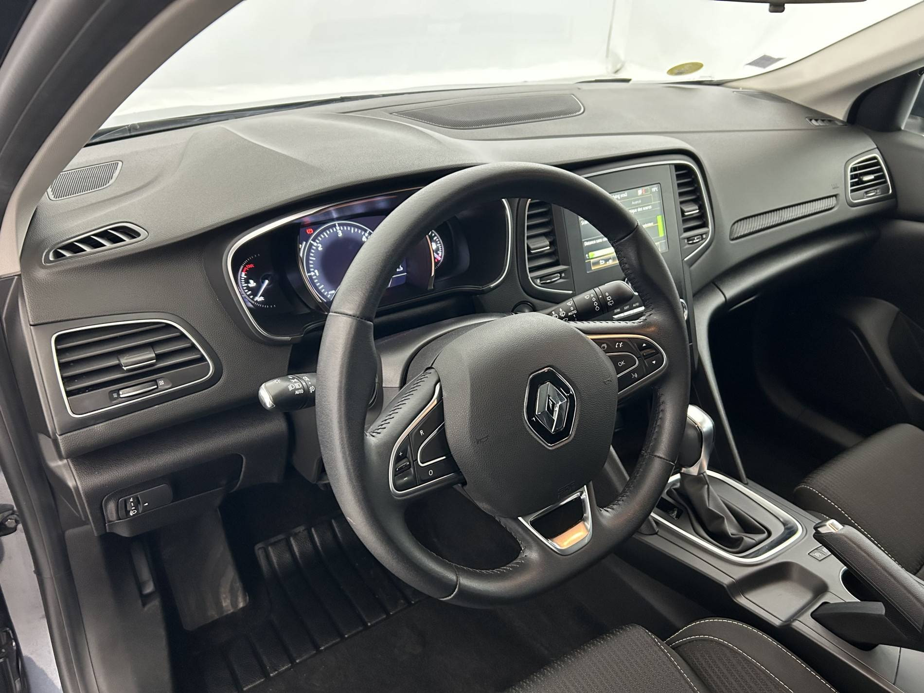 Vente en ligne Renault Megane 4 Mégane IV Berline Blue dCi 115 EDC au prix de 14 790 €