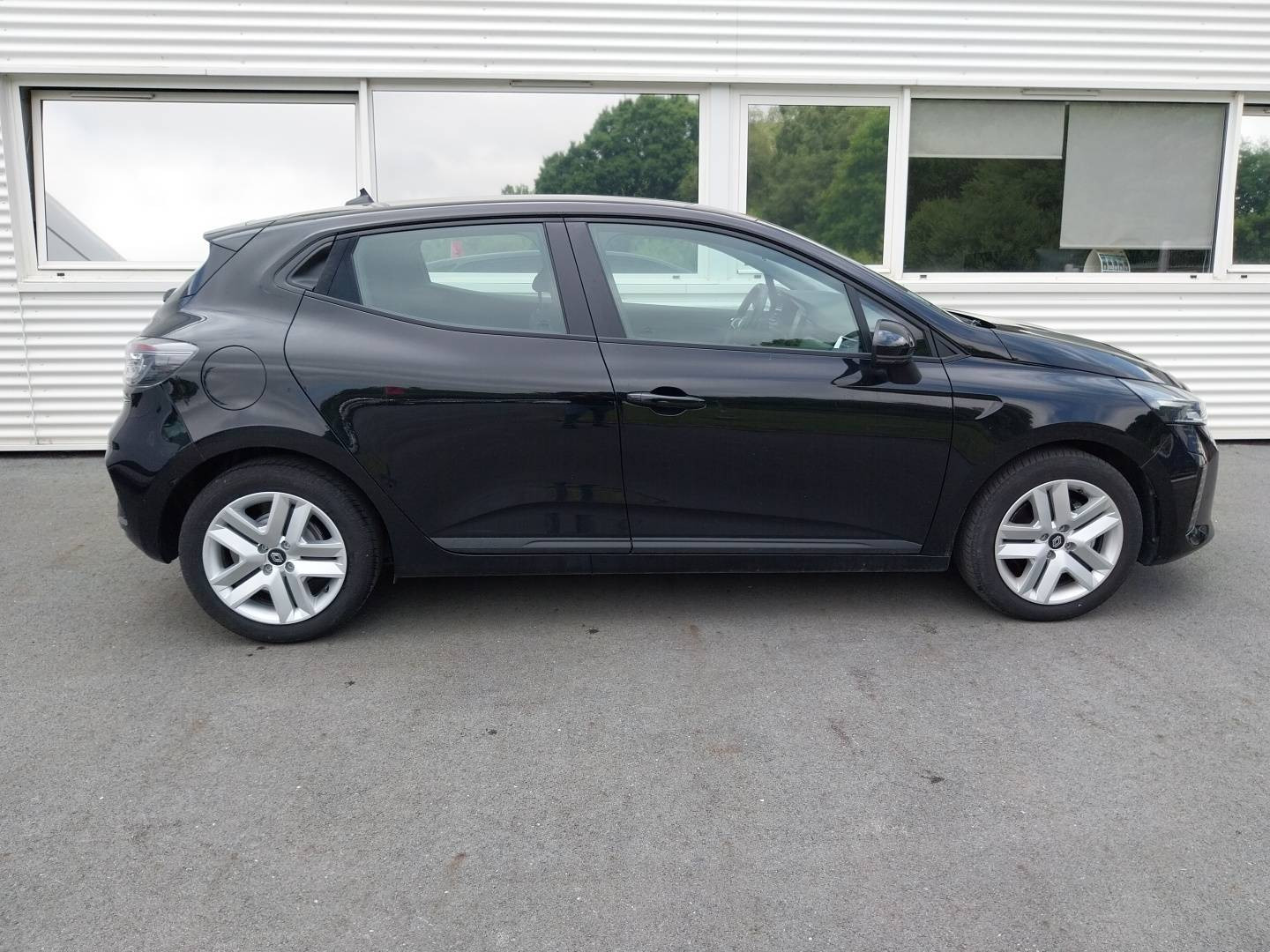 Vente en ligne Renault Clio 5 Clio E-Tech full hybrid 145 au prix de 18 390 €