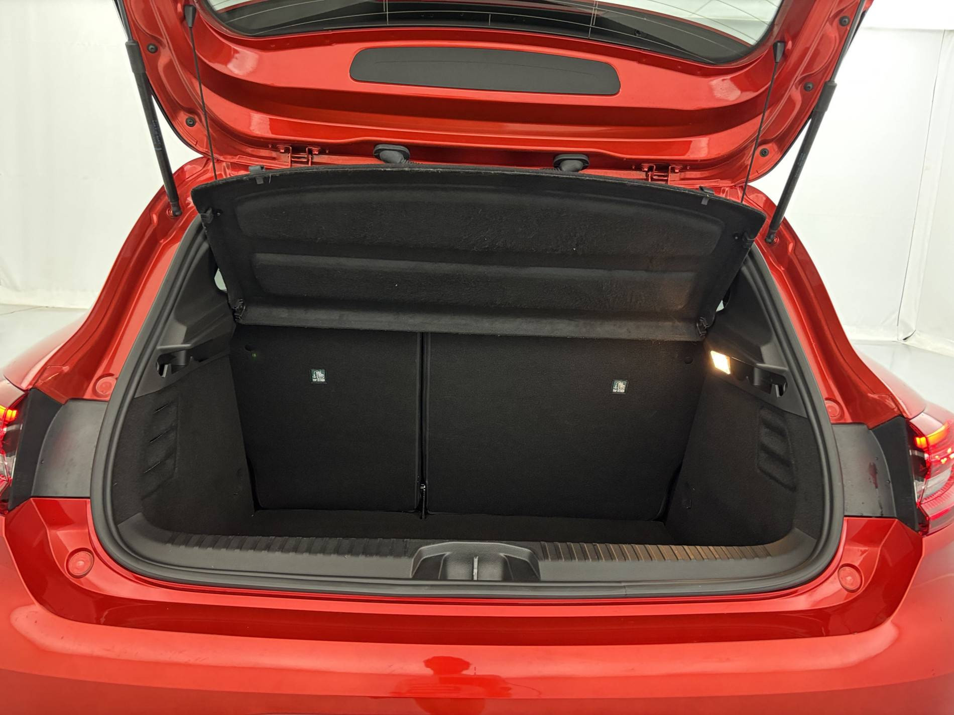 Vente en ligne Renault Clio 5 Clio E-Tech 140 - 21N au prix de 18 390 €