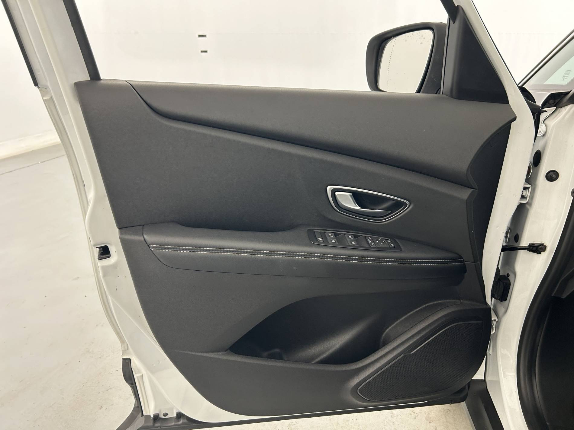 Vente en ligne Renault Scenic 4 Scenic dCi 110 Energy au prix de 12 490 €